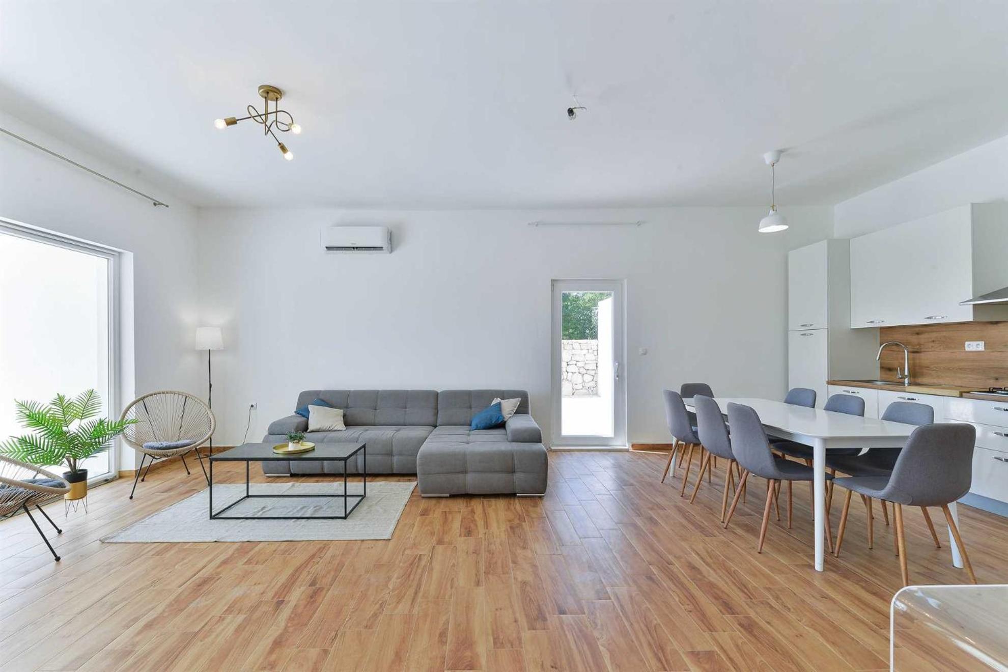 Villa photo 1