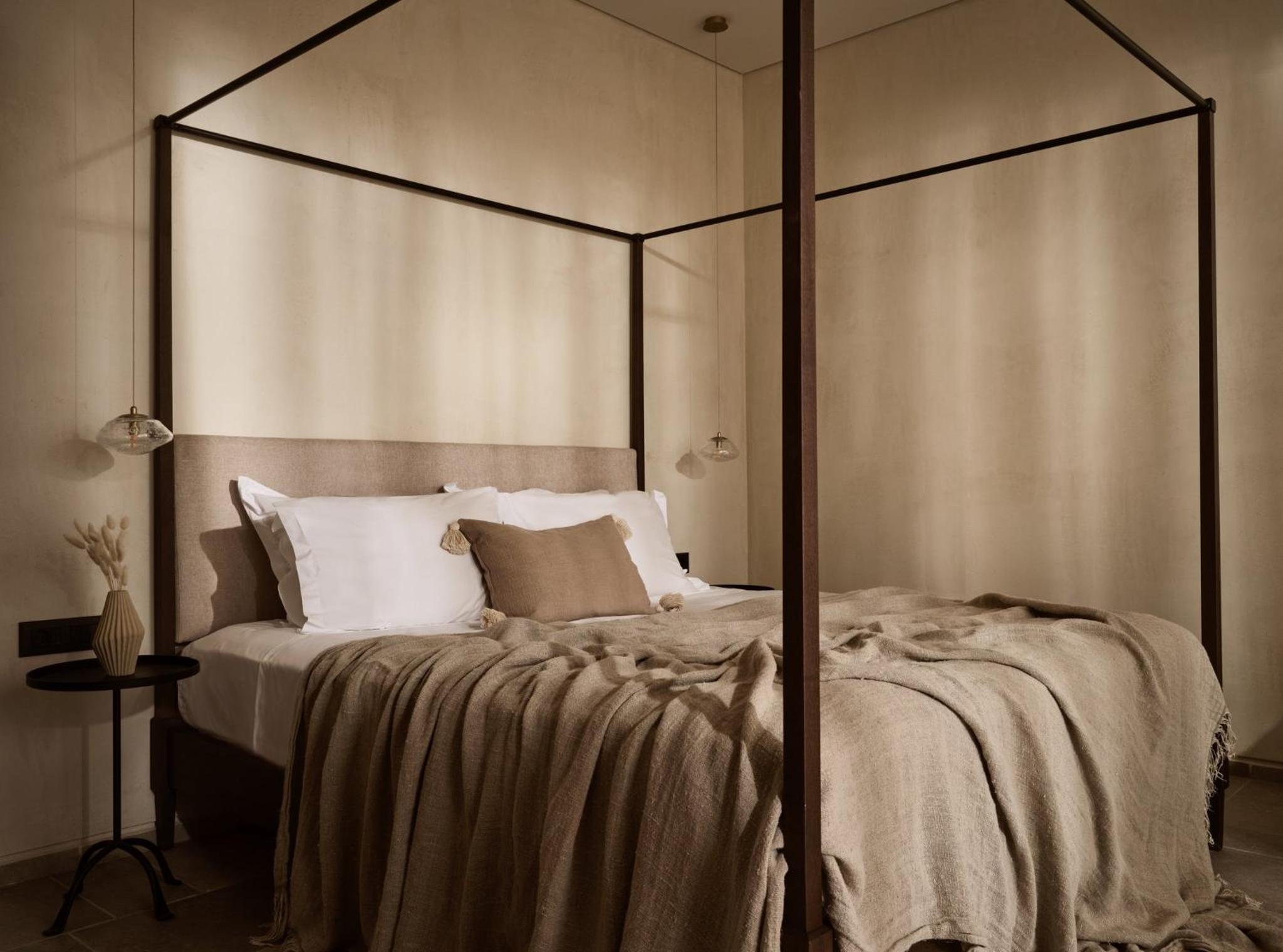 Superior Suite with private pool and sea view