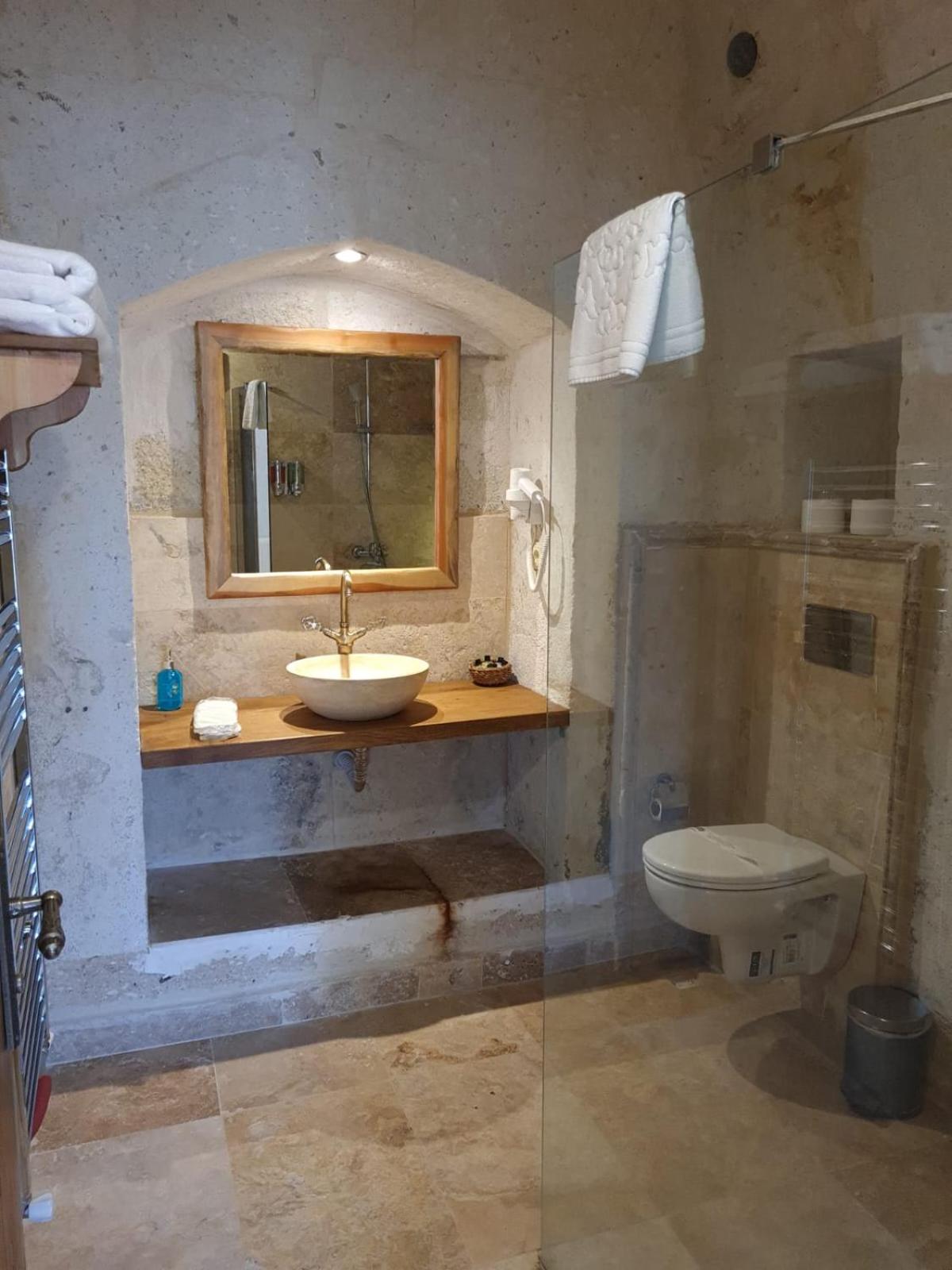 Double Room with Spa Bath photo 3