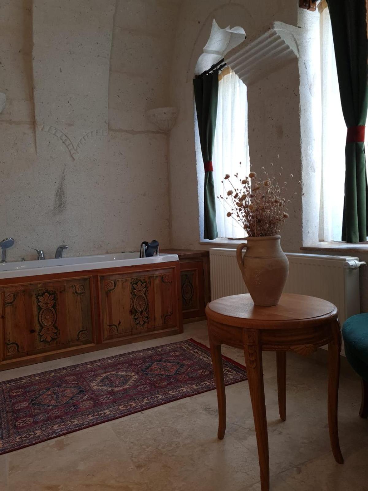 Double Room with Spa Bath photo 2