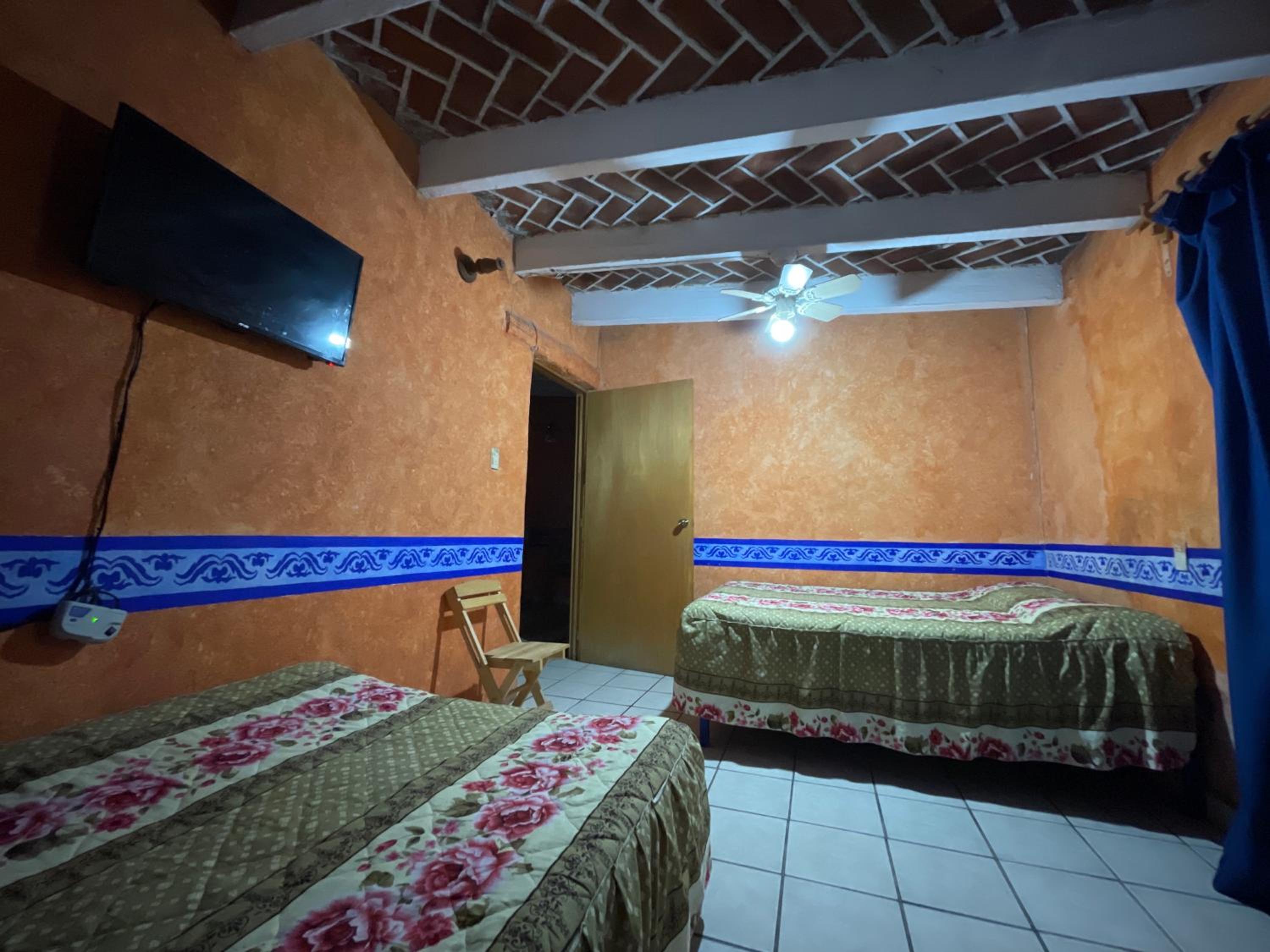 Double Room With Shared Bathroom photo 1