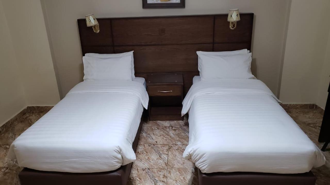 Deluxe Twin Room photo 3