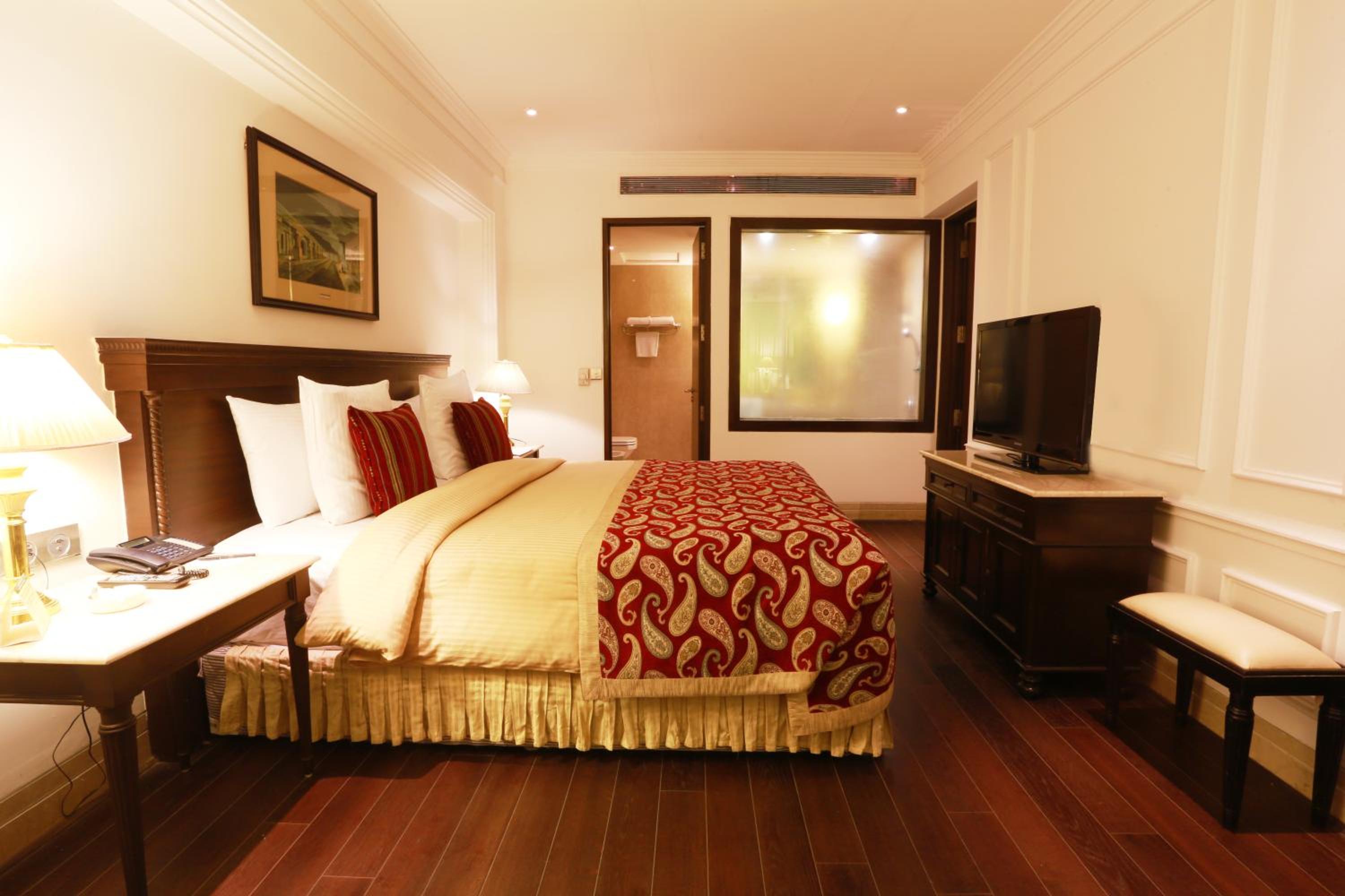 Executive Room - Photo 3