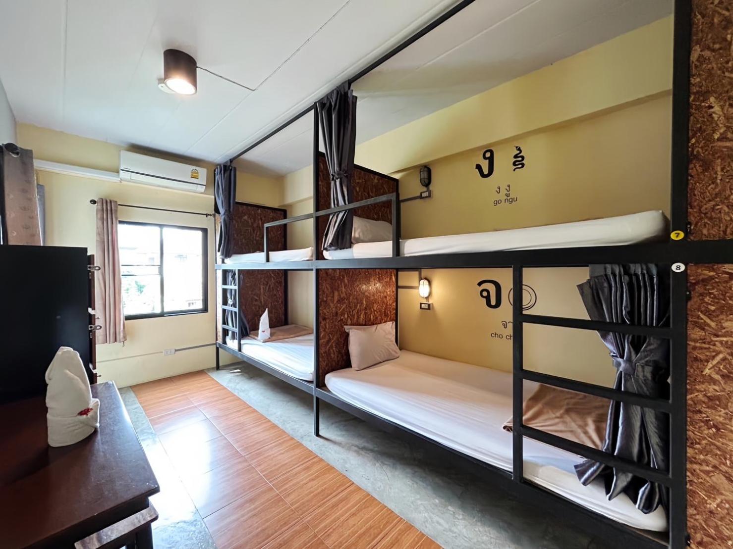 Private 4-Bed with Bathroom photo 3