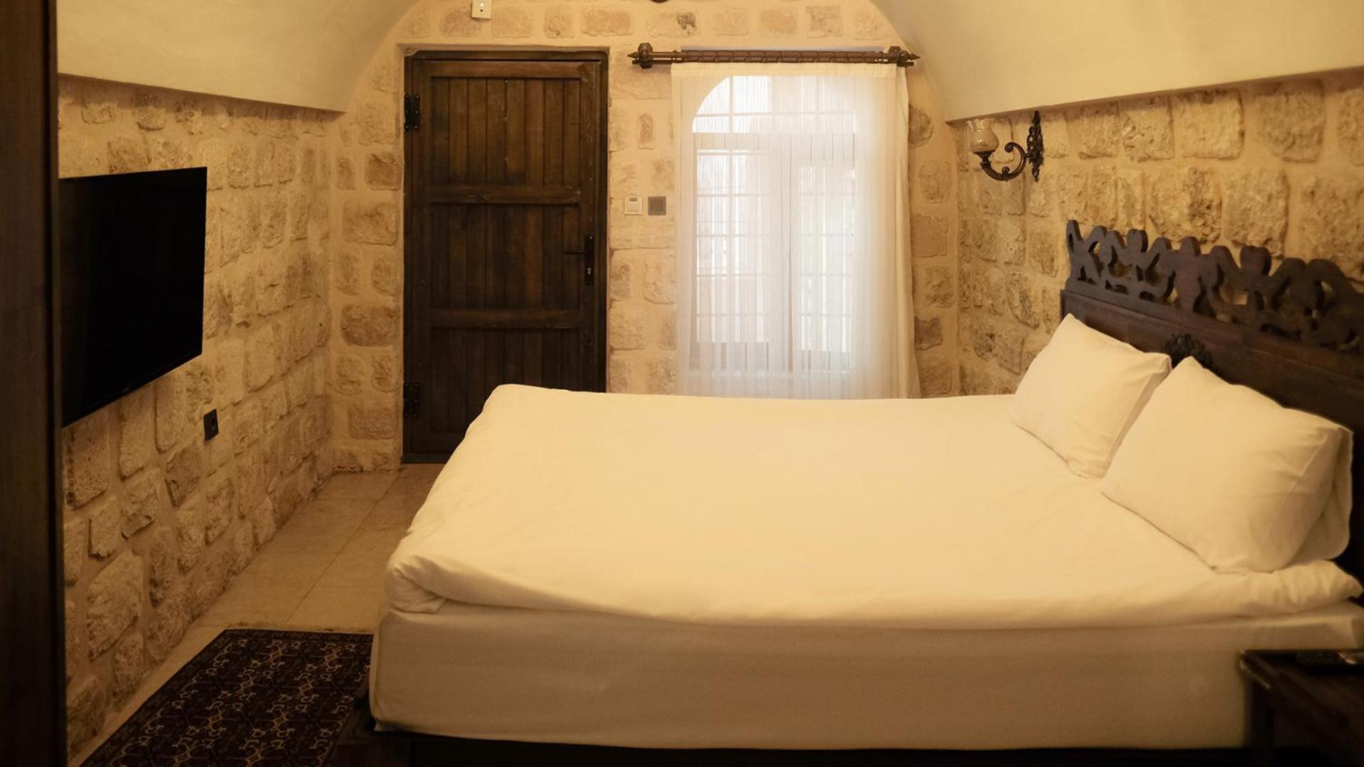 Deluxe Double Room with Shower