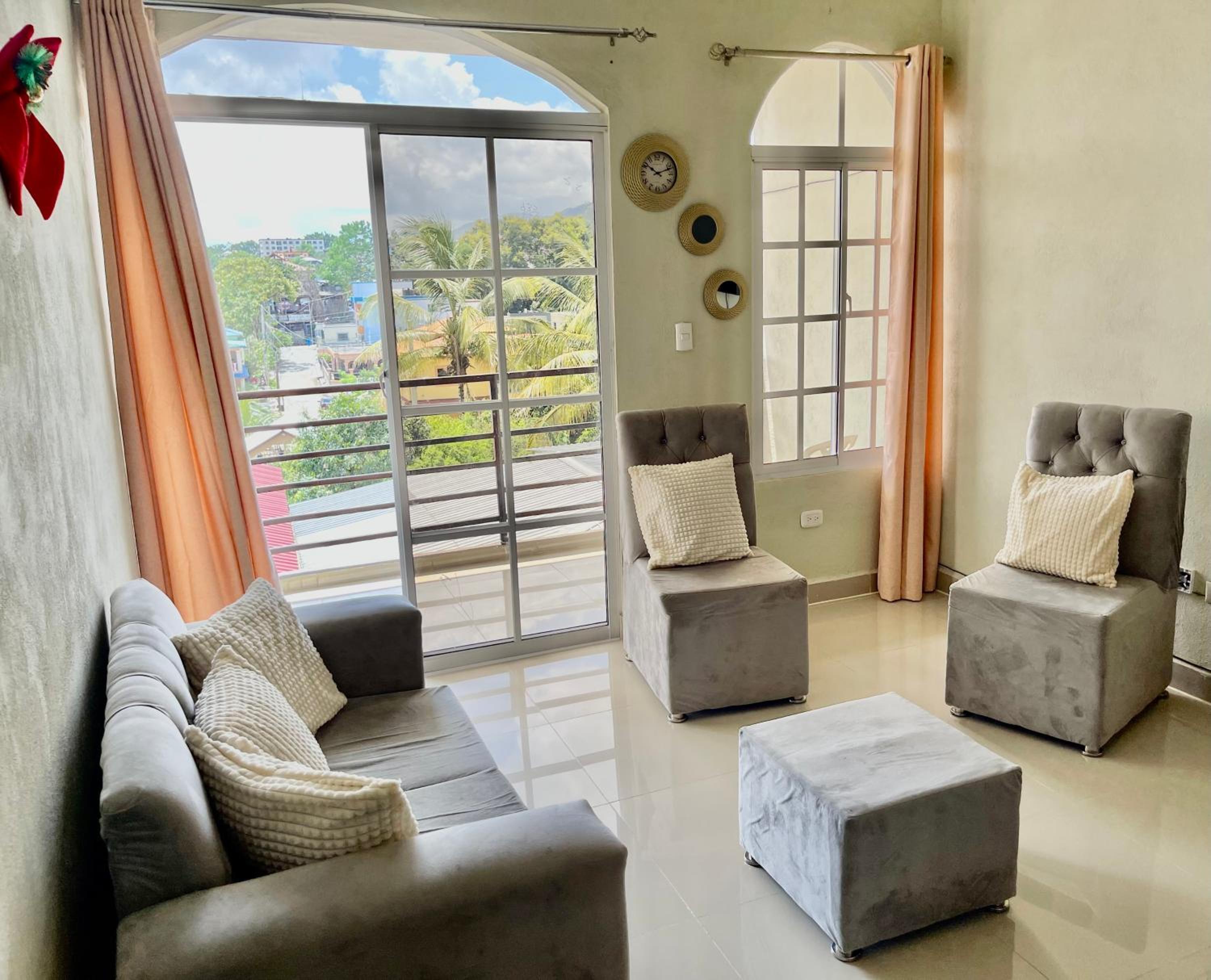 Apartment with Mountain View