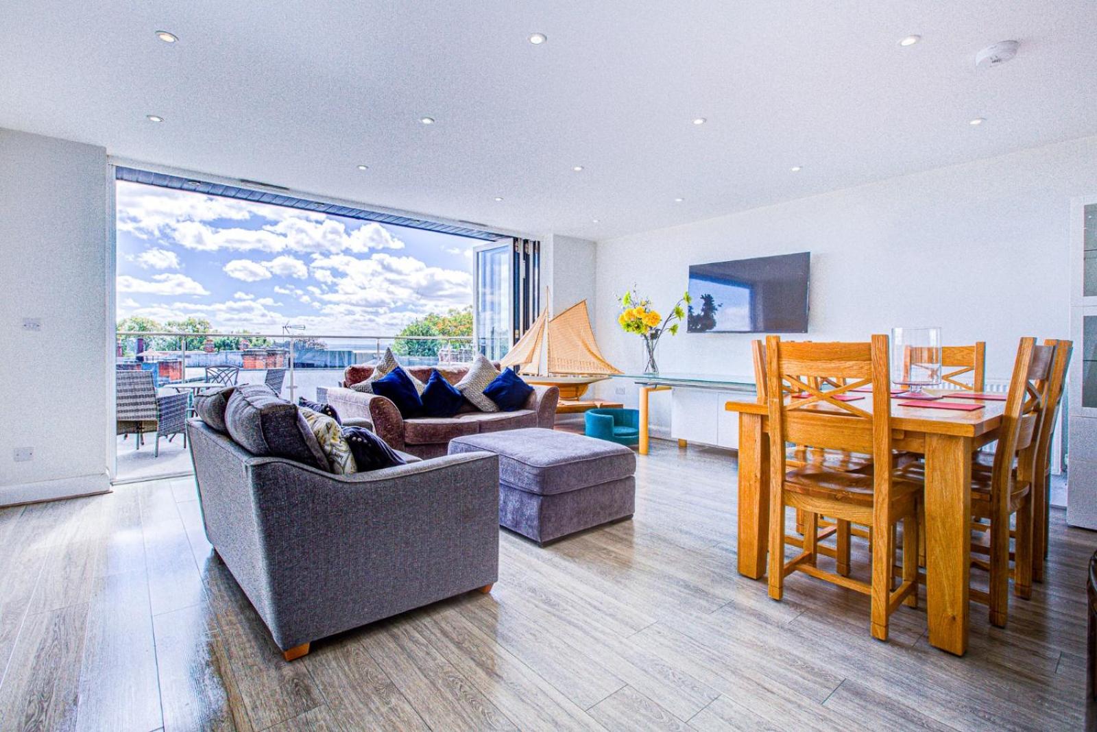 Apartment with Sea View photo 2