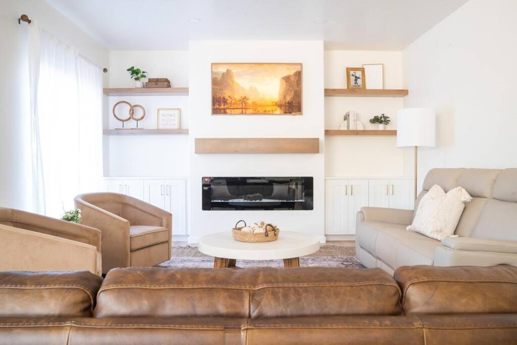 Three-Bedroom House photo 1