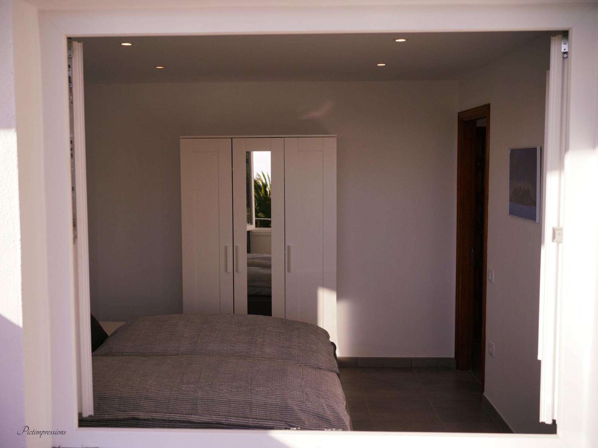 One-Bedroom Apartment photo 3