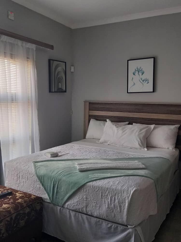 Deluxe Double Room with Bath photo 2