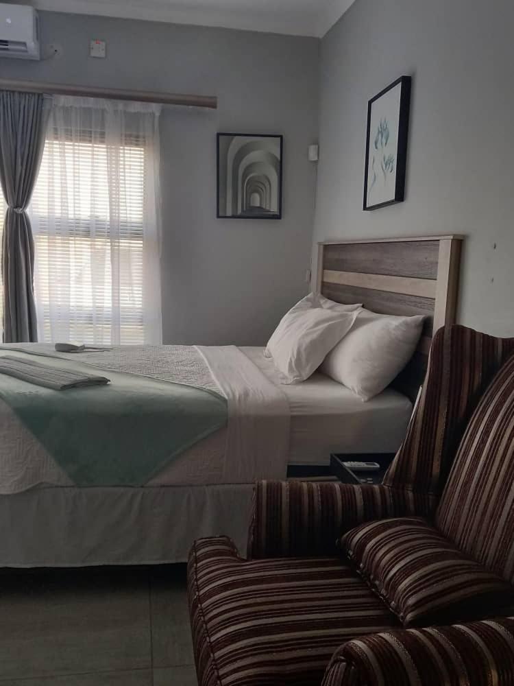 Deluxe Double Room with Bath photo 1
