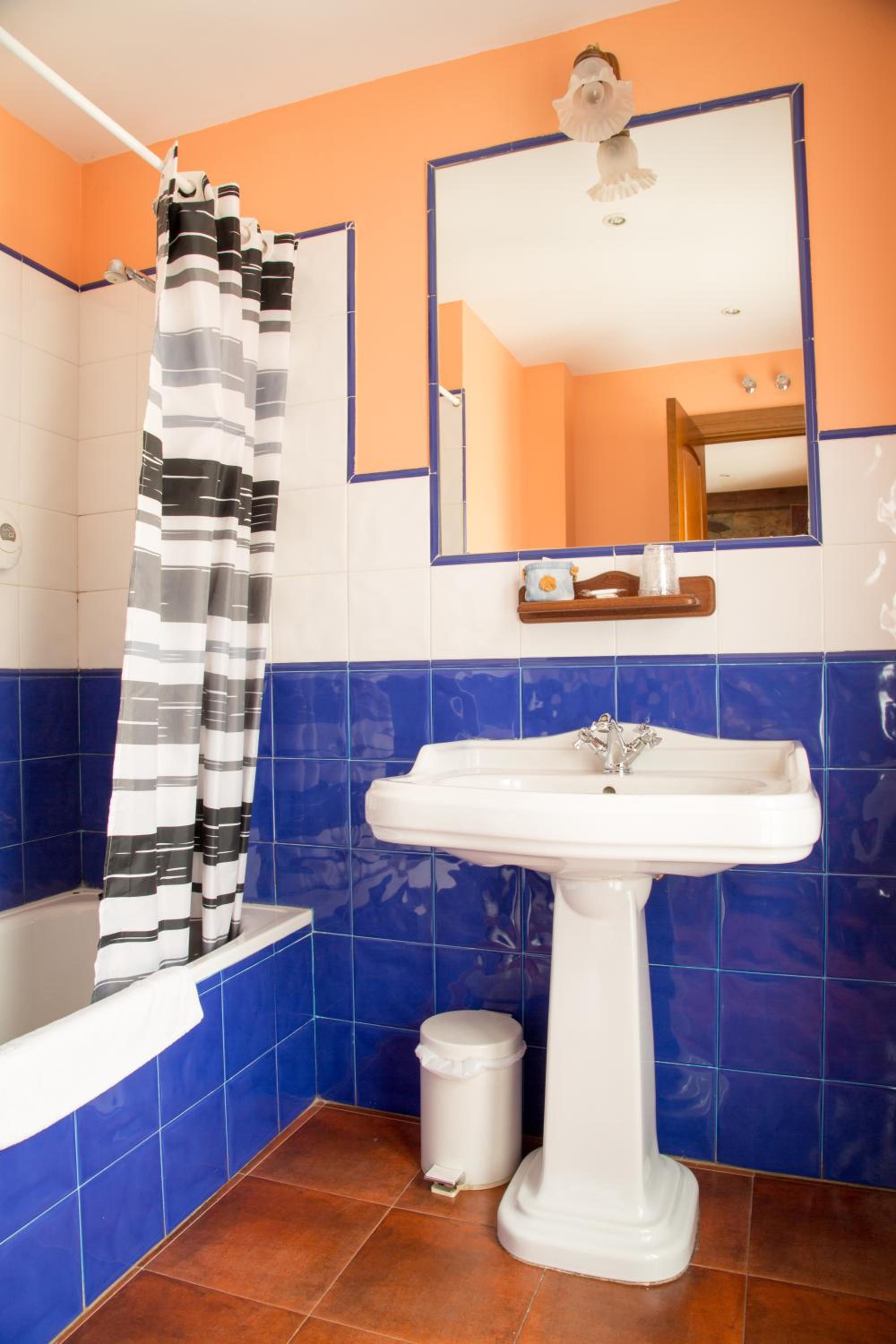Double or Twin Room - Photo 3
