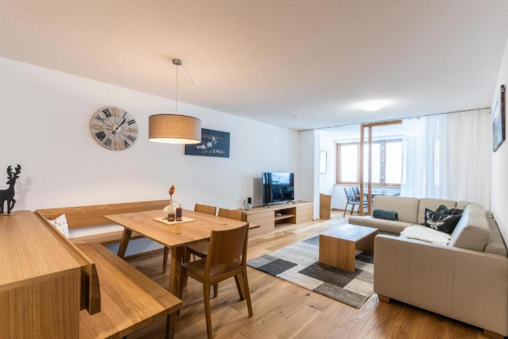 Apartment with Mountain View photo 1