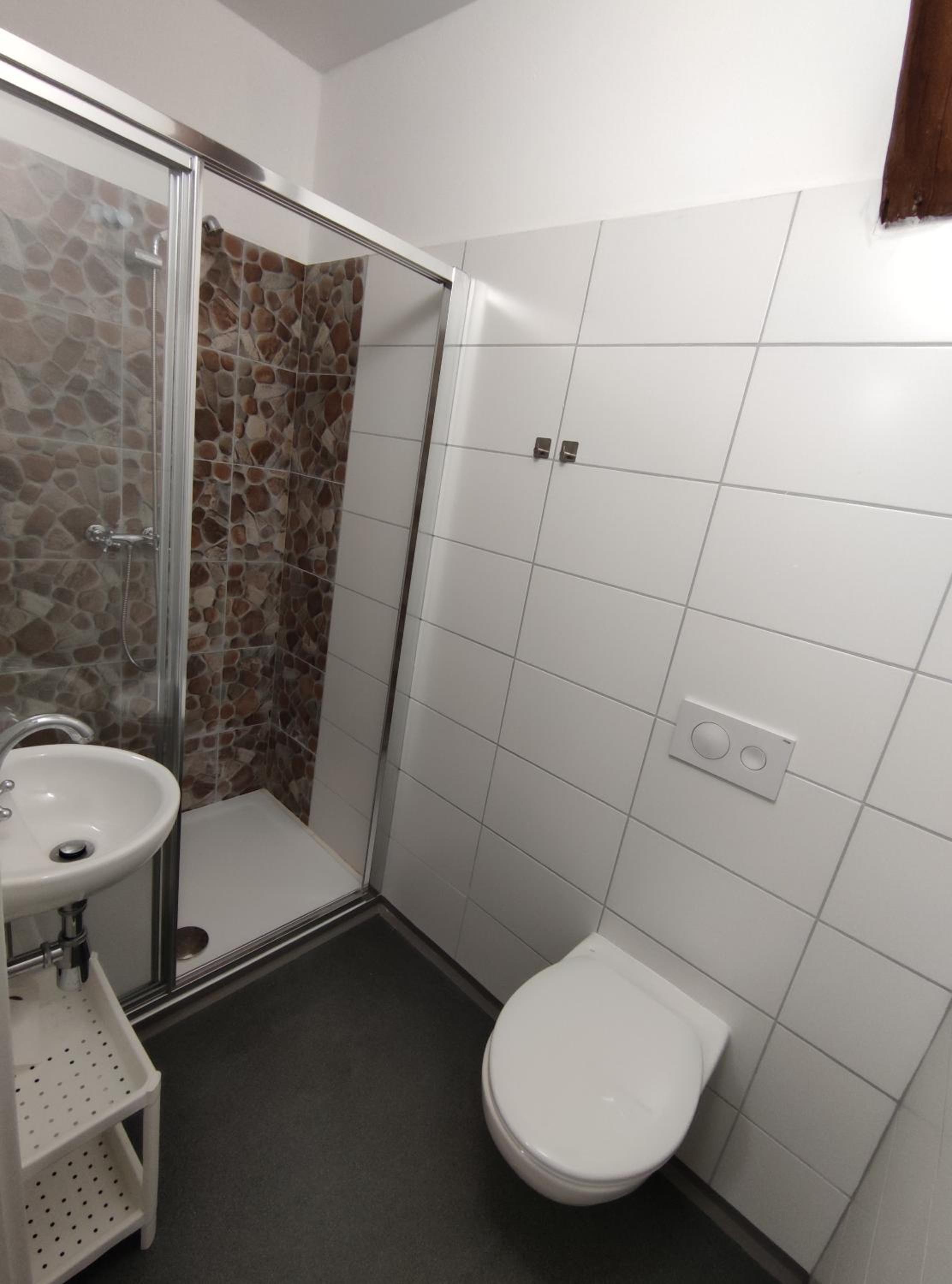 Double or Twin Room with Private Bathroom photo 3