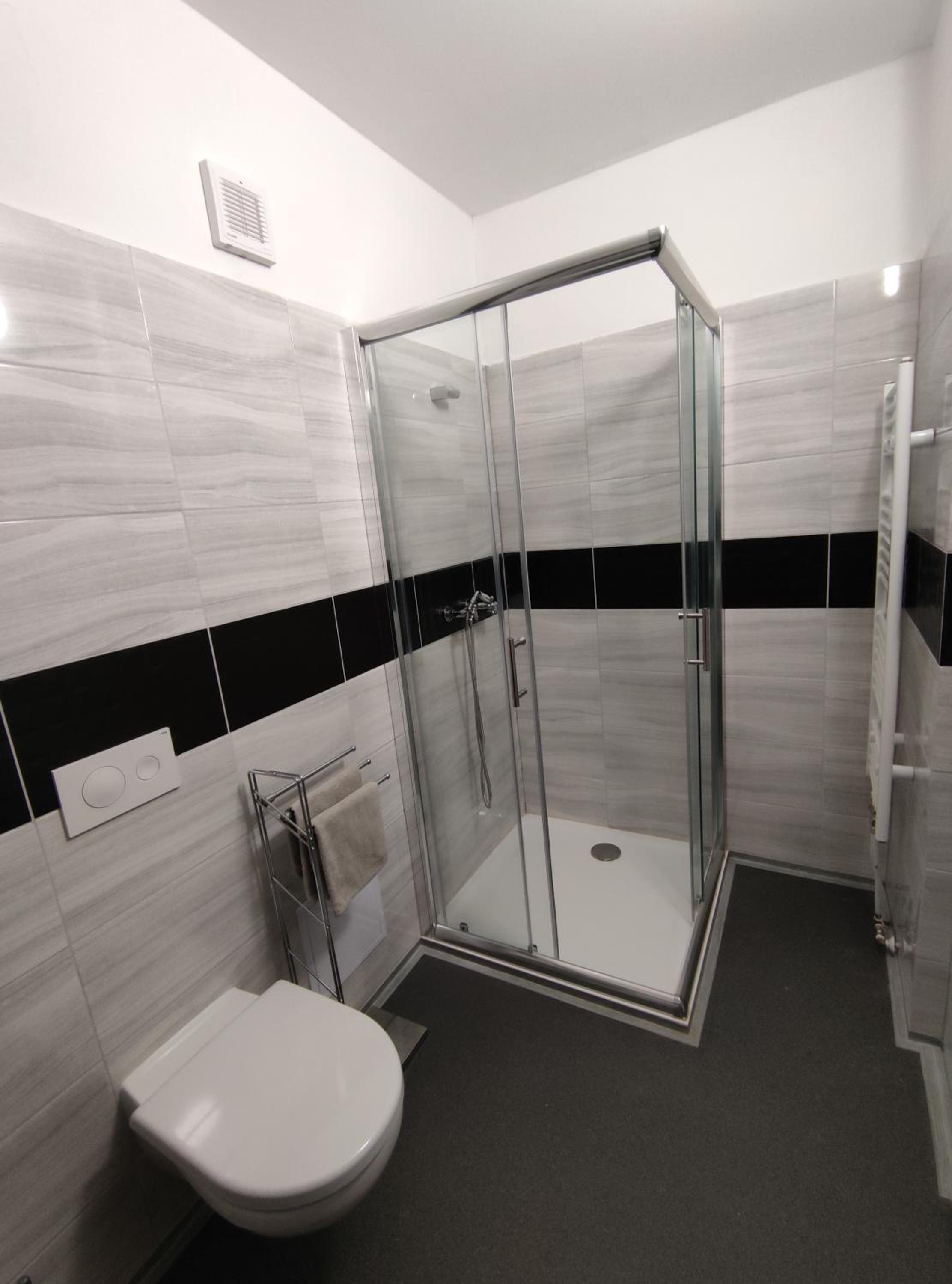 Double or Twin Room with Private Bathroom photo 3