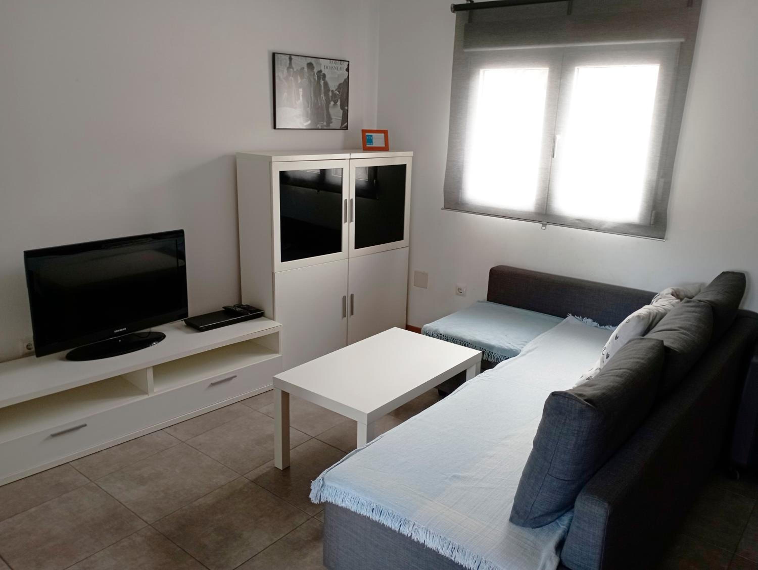 Three-Bedroom House photo 3