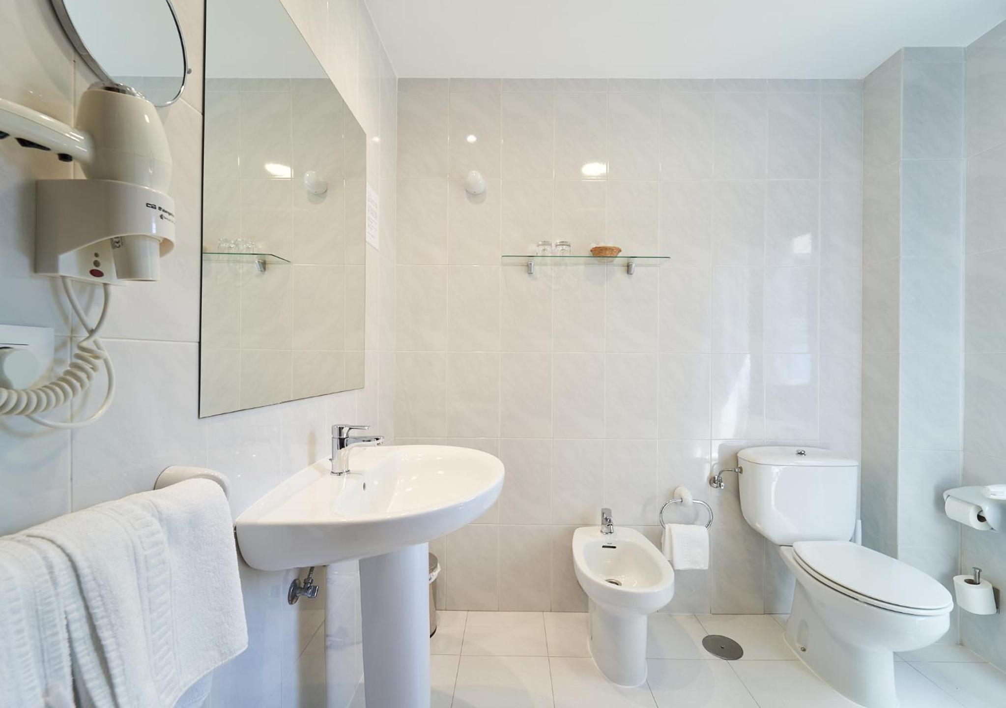 Double or Twin Room with View photo 3