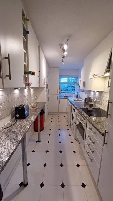 Three-Bedroom Apartment photo 2