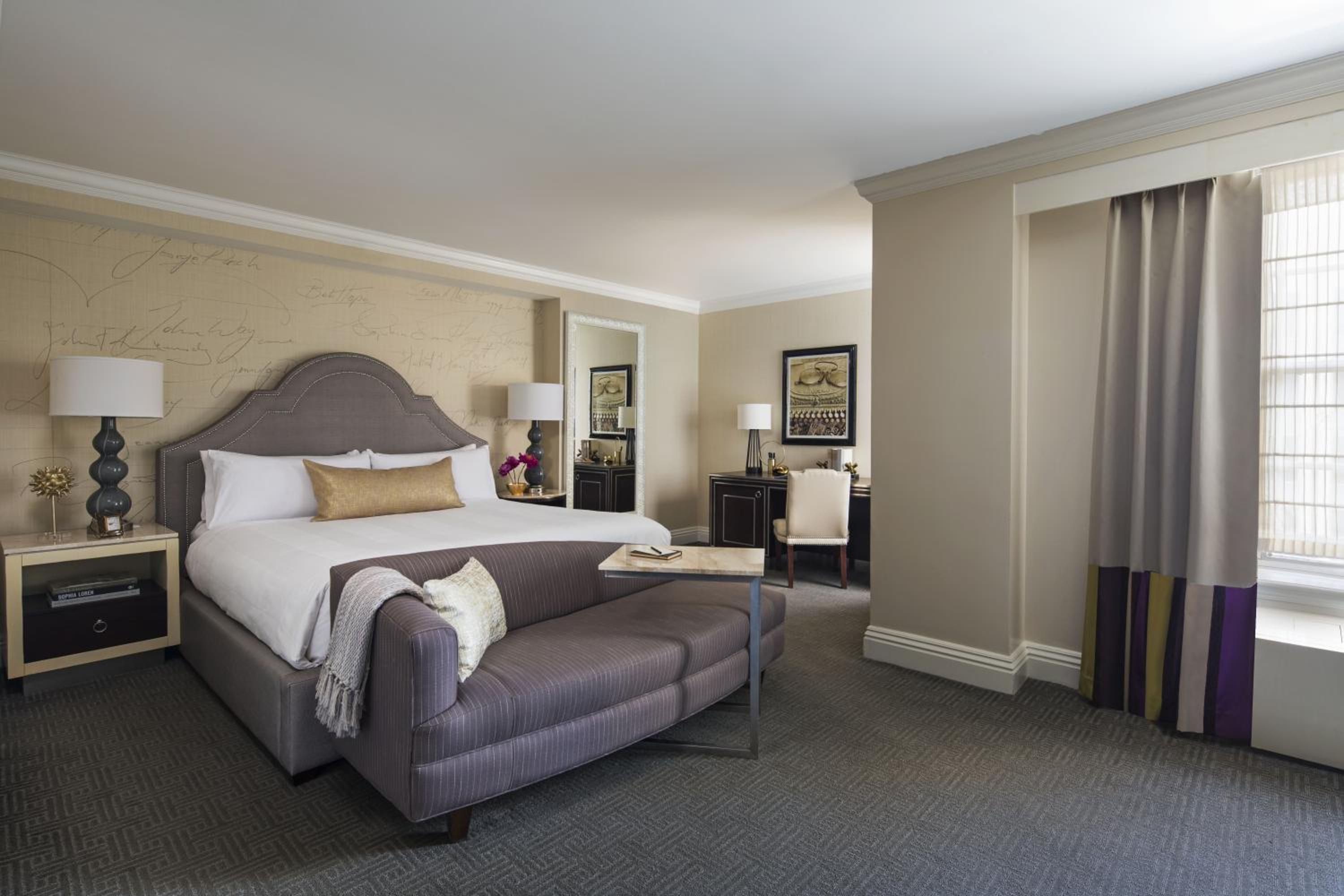 One Bedroom Suite, 1 Bedroom Suite, 1 King - Photo 2