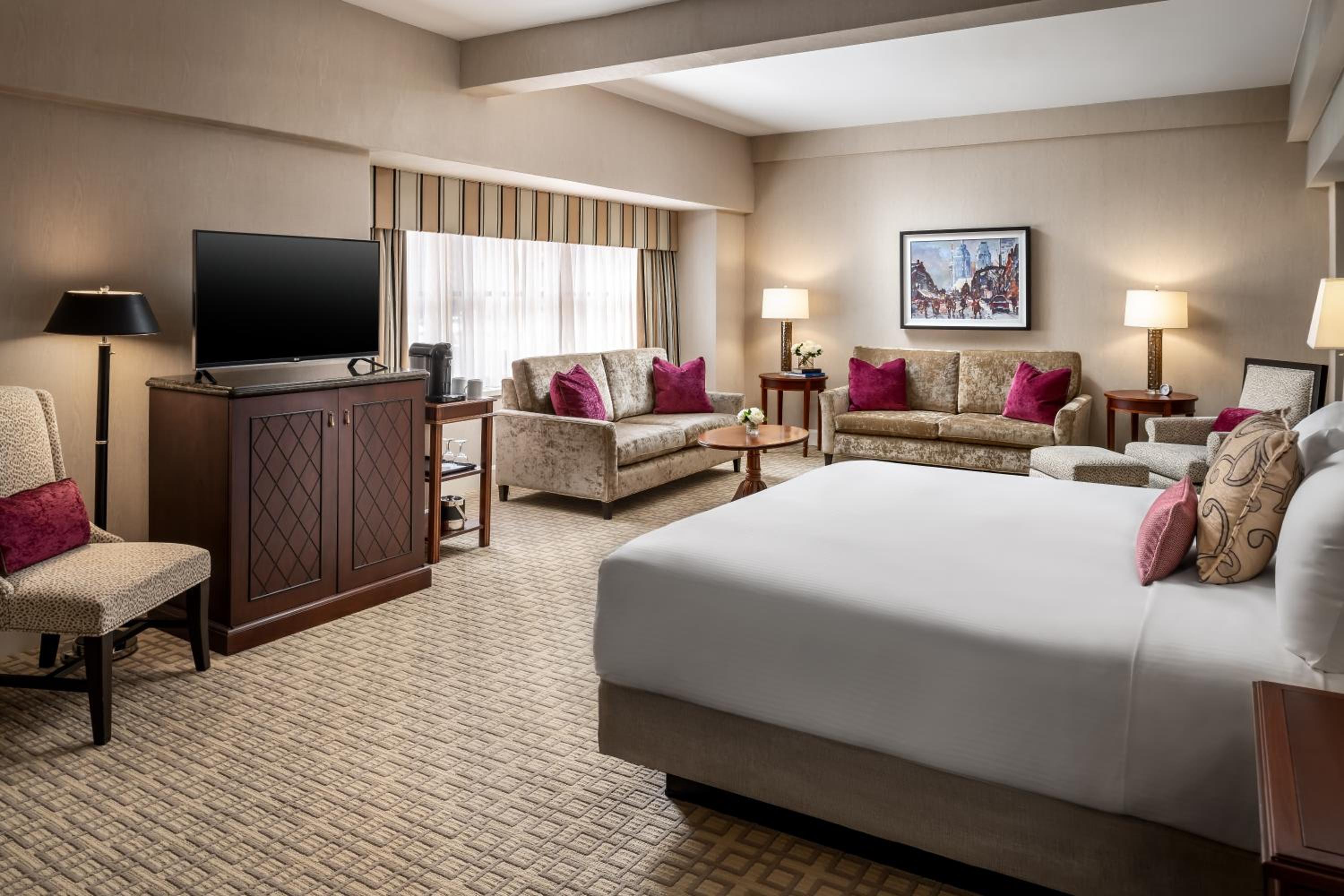Deluxe King Room - Photo 1