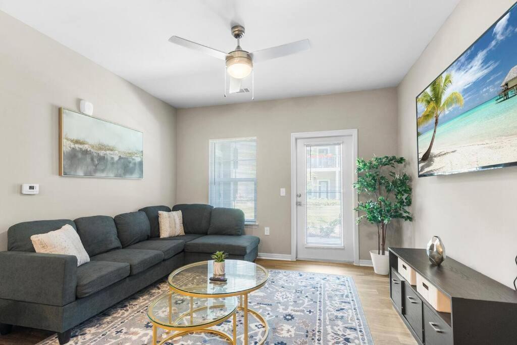 Deluxe One-Bedroom Apartment with Garden View photo 1