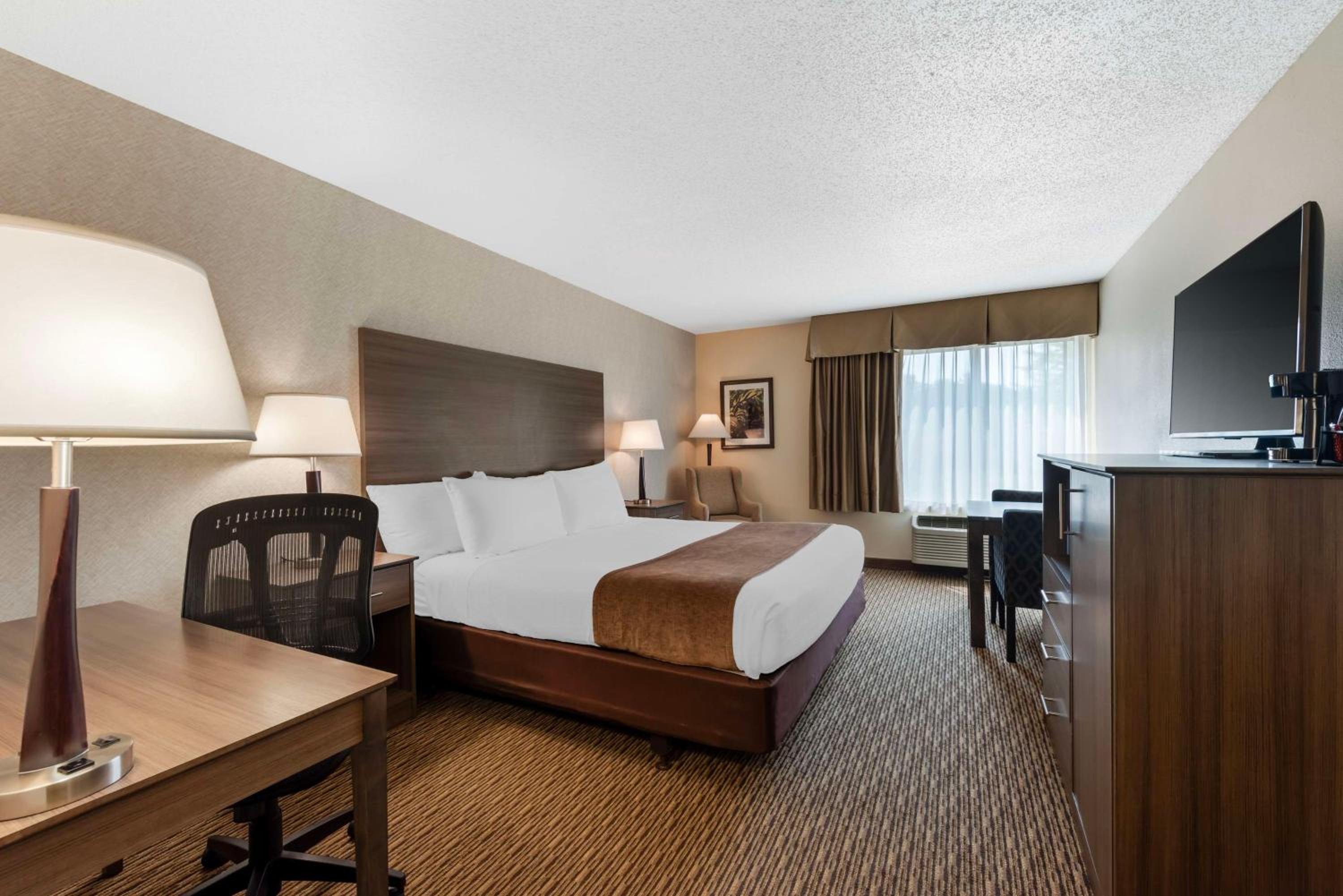 Executive King Room - Non-Smoking photo 2