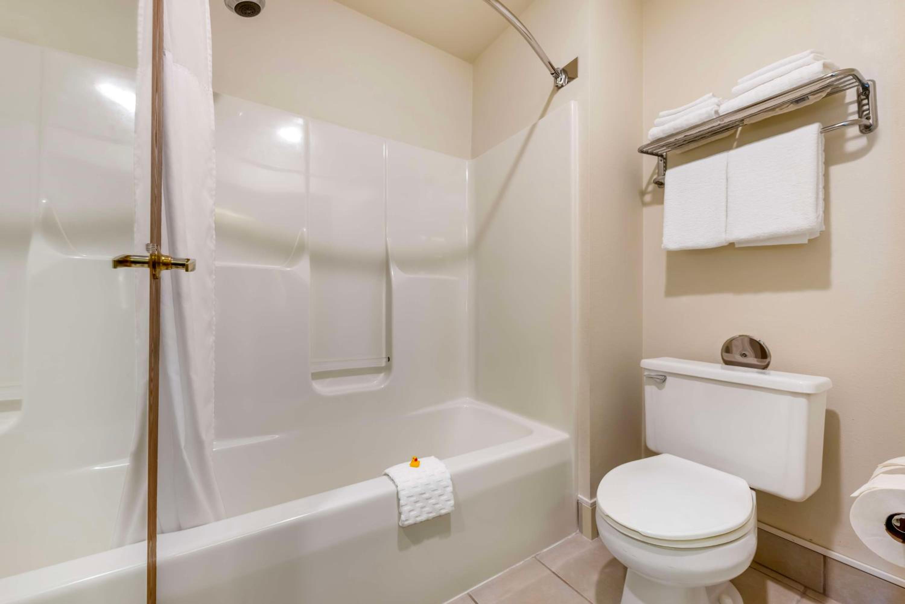 King Room with Hot Tub photo 3