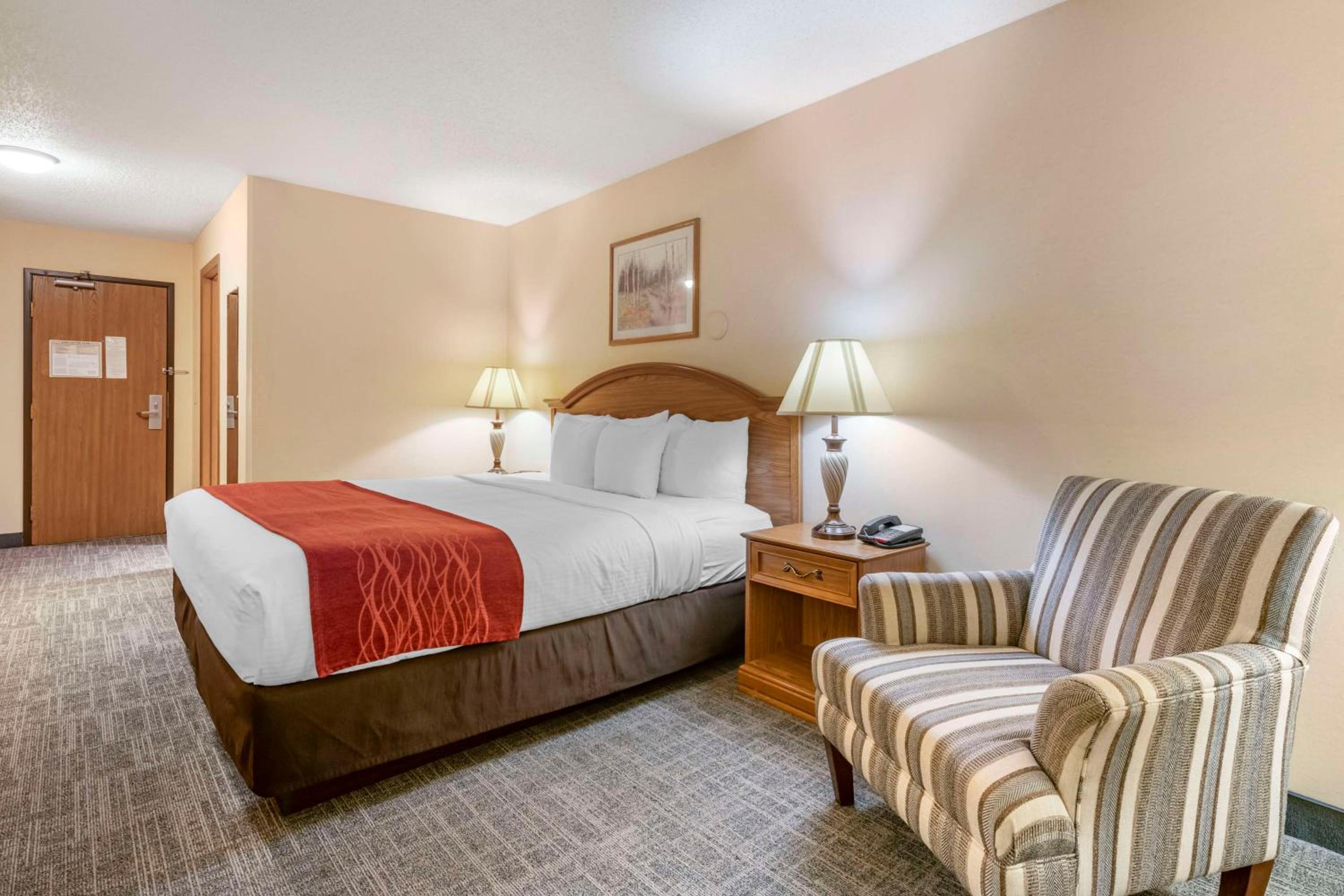 King Room - Non-Smoking - Photo 3
