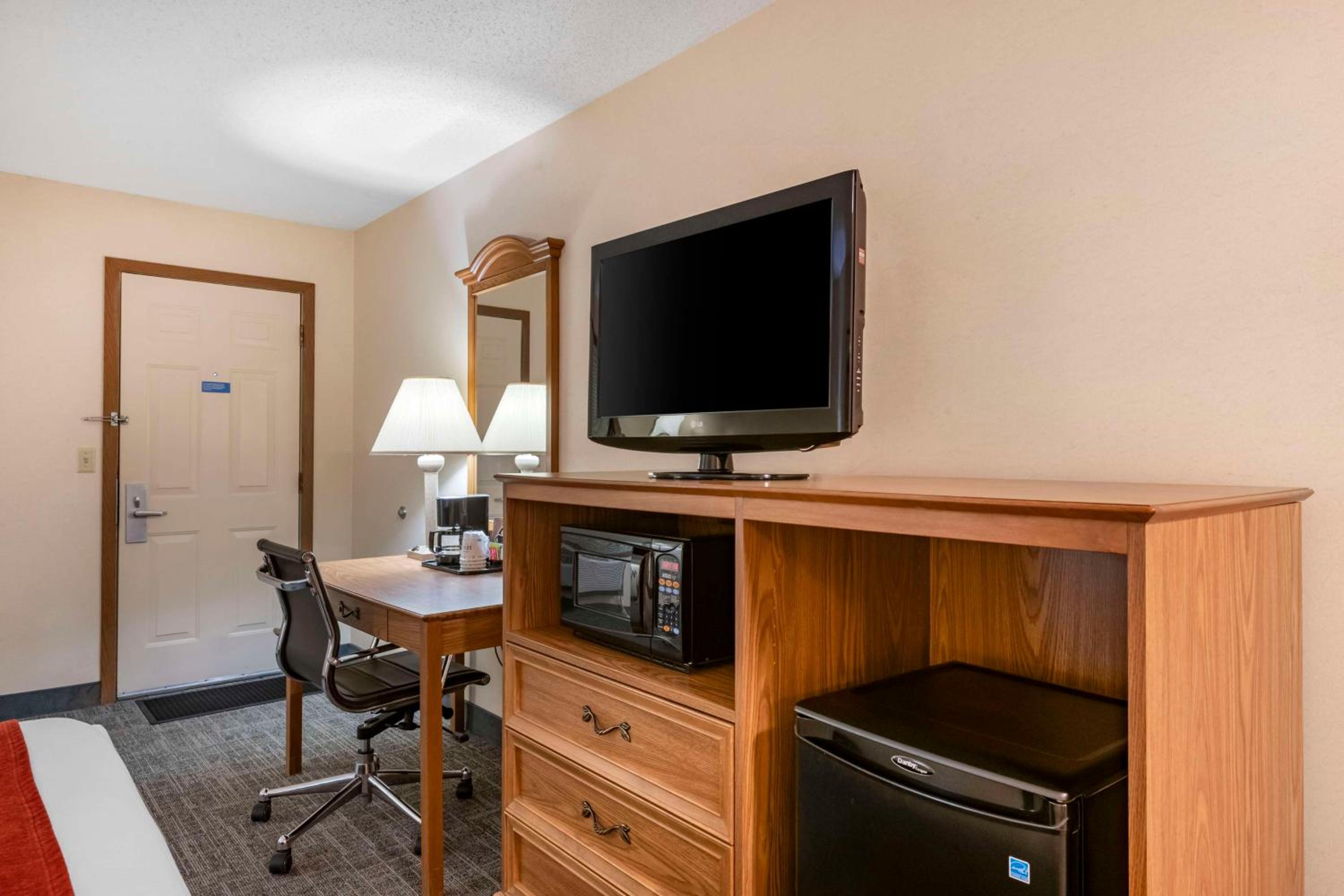 King Room - Non-Smoking - Photo 2