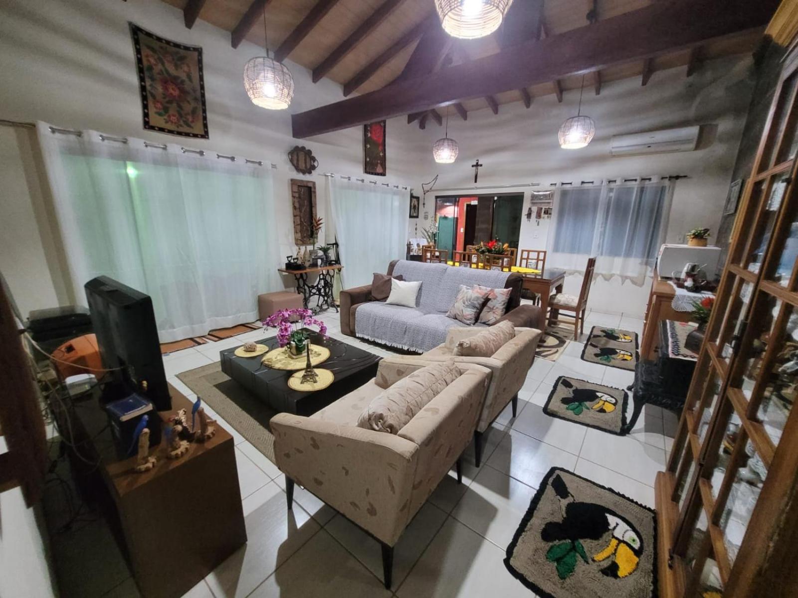 Three-Bedroom House photo 3