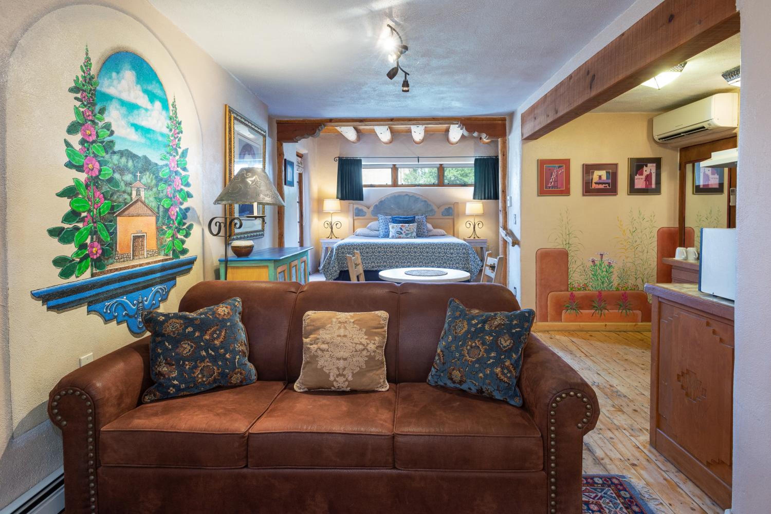 King Studio with Sofa Bed