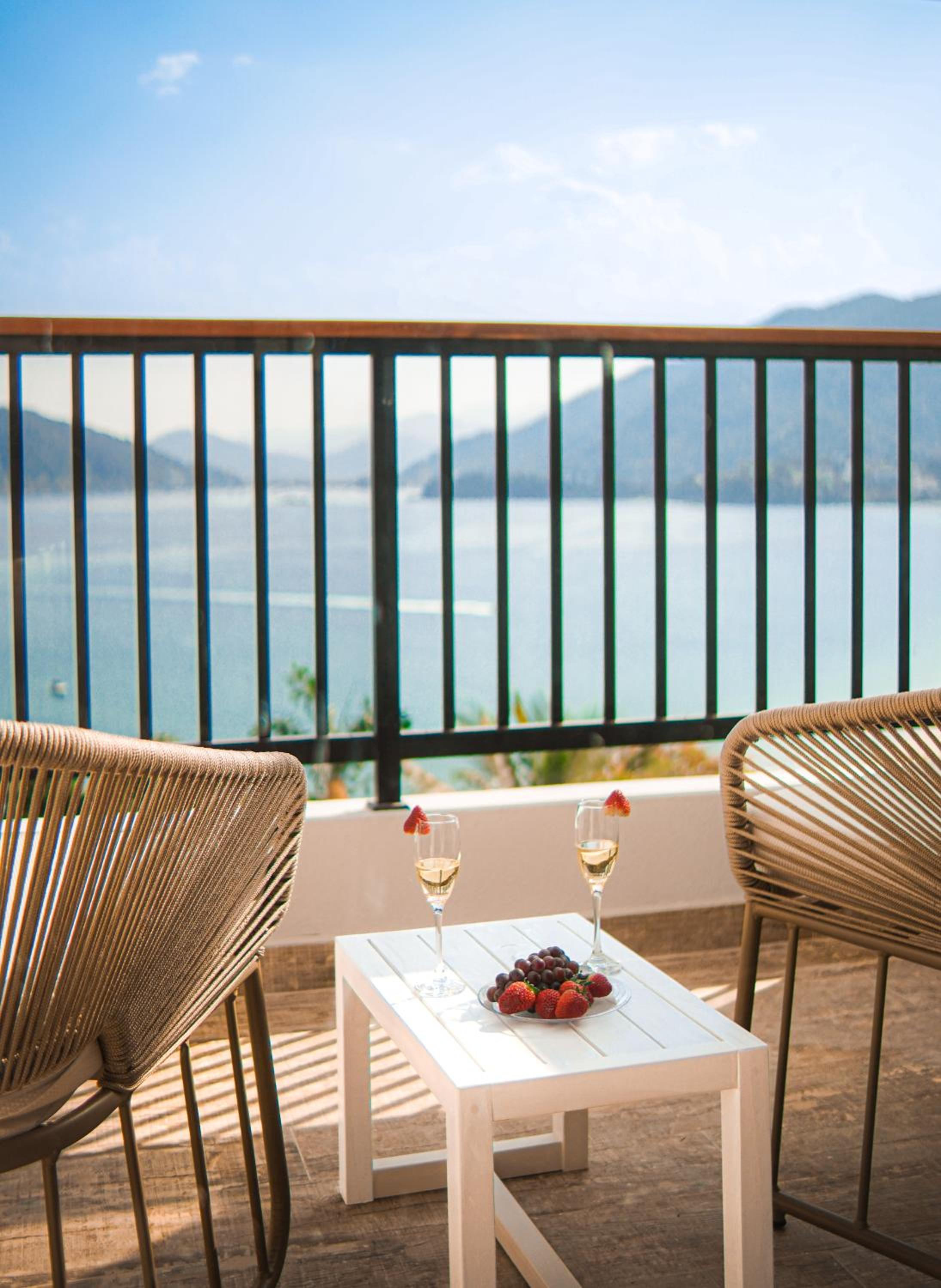 King Room with Balcony with Sea View
