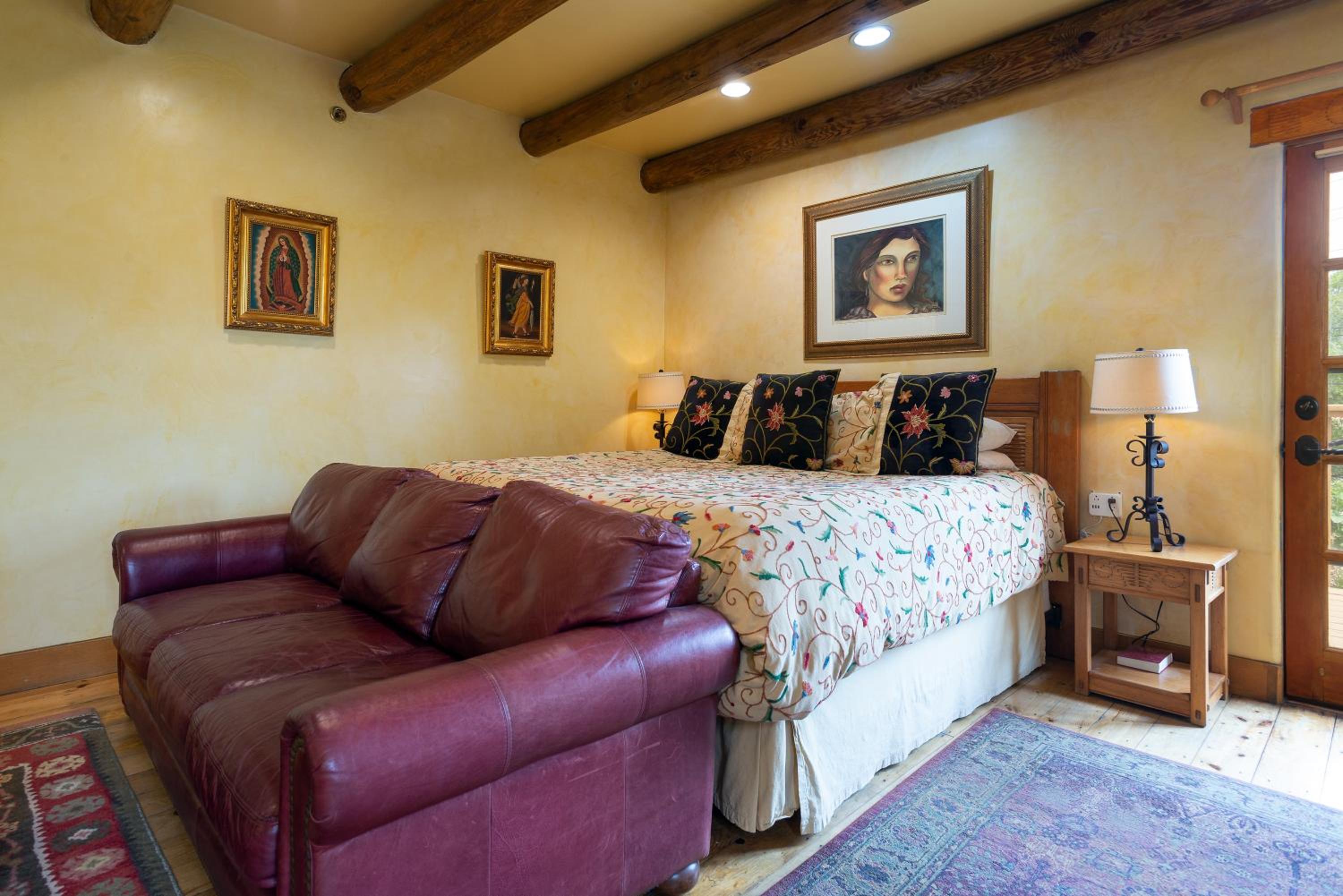 Superior King Room photo 2