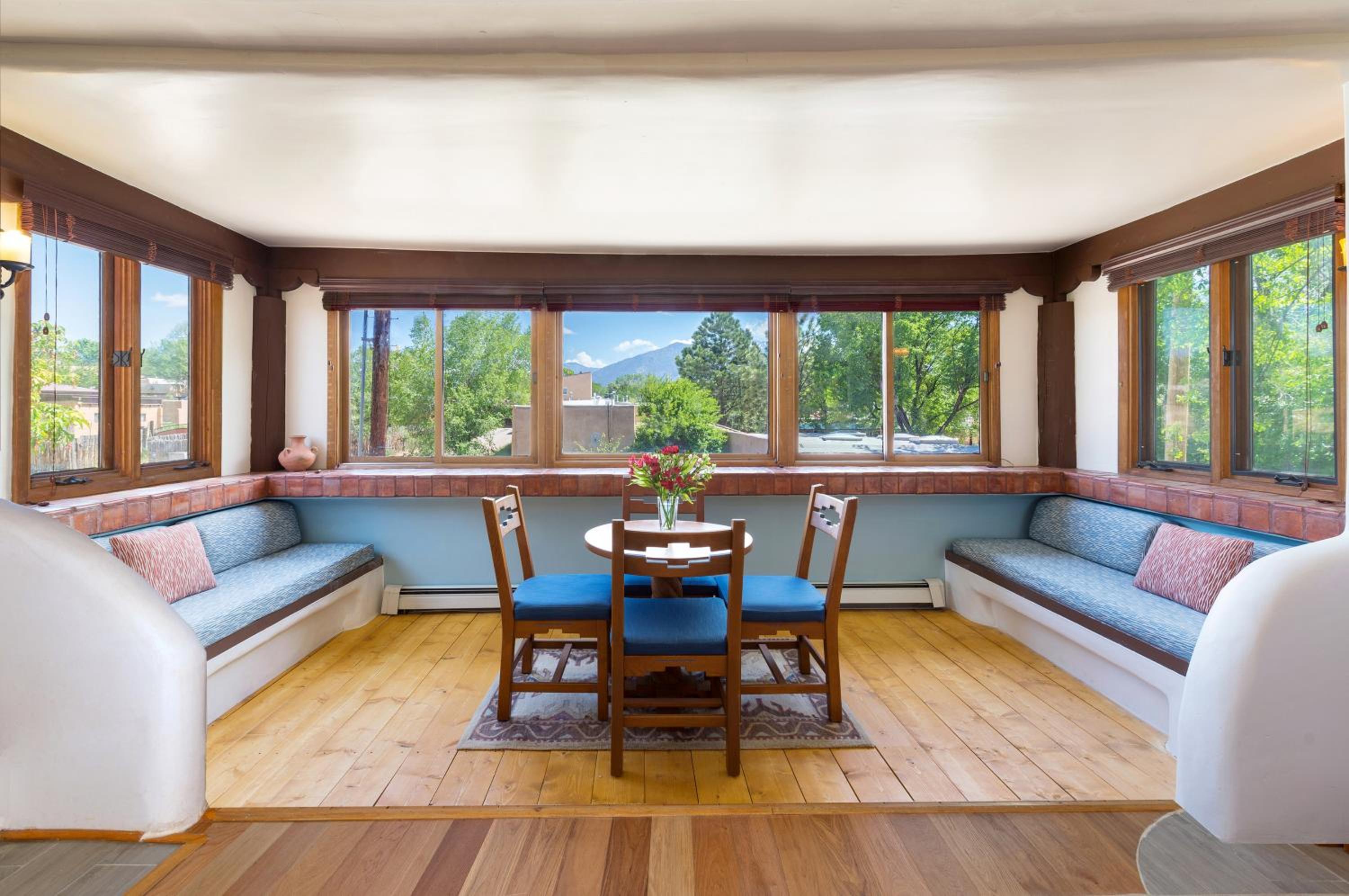 Junior Suite with Mountain View photo 2
