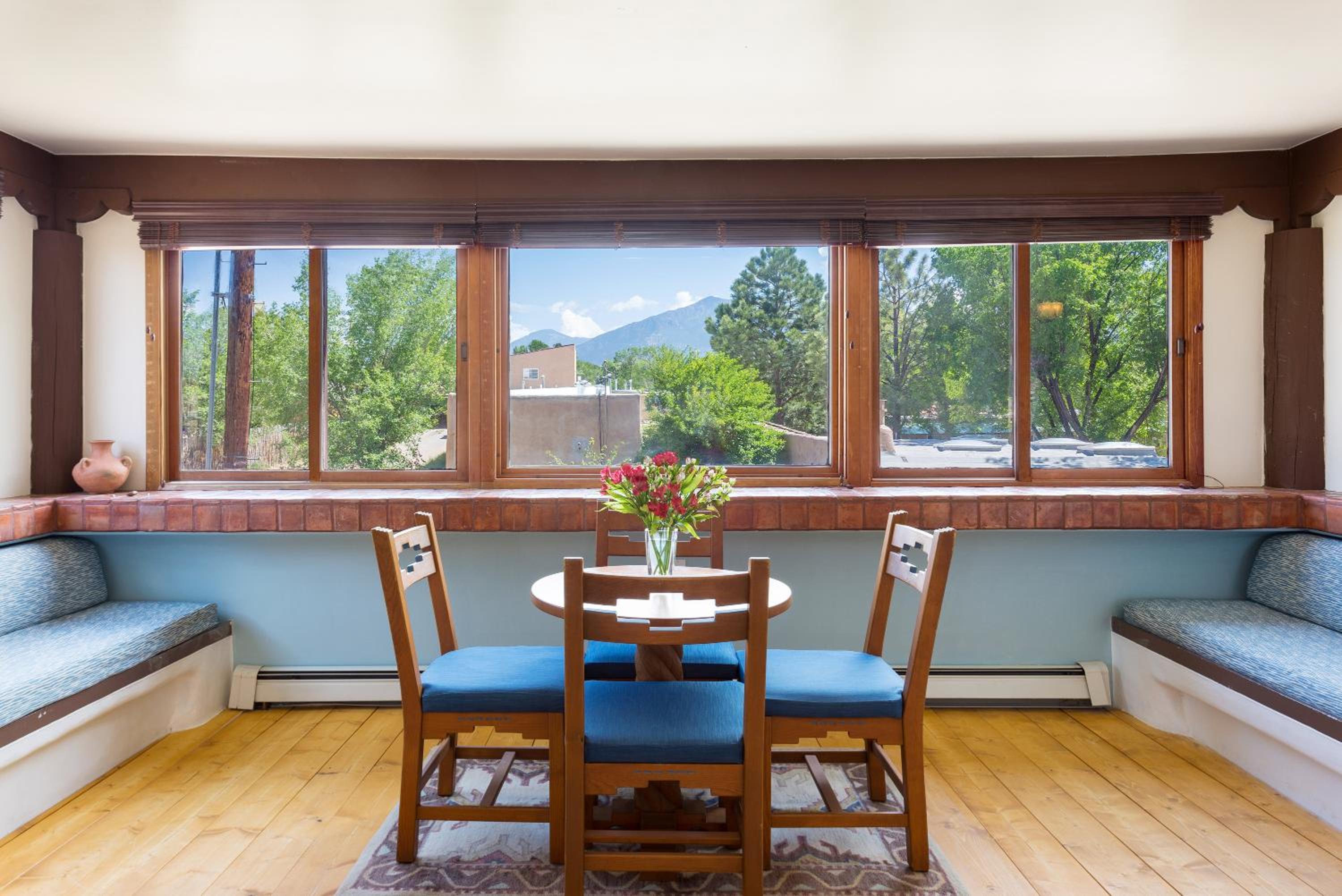 Junior Suite with Mountain View photo 3