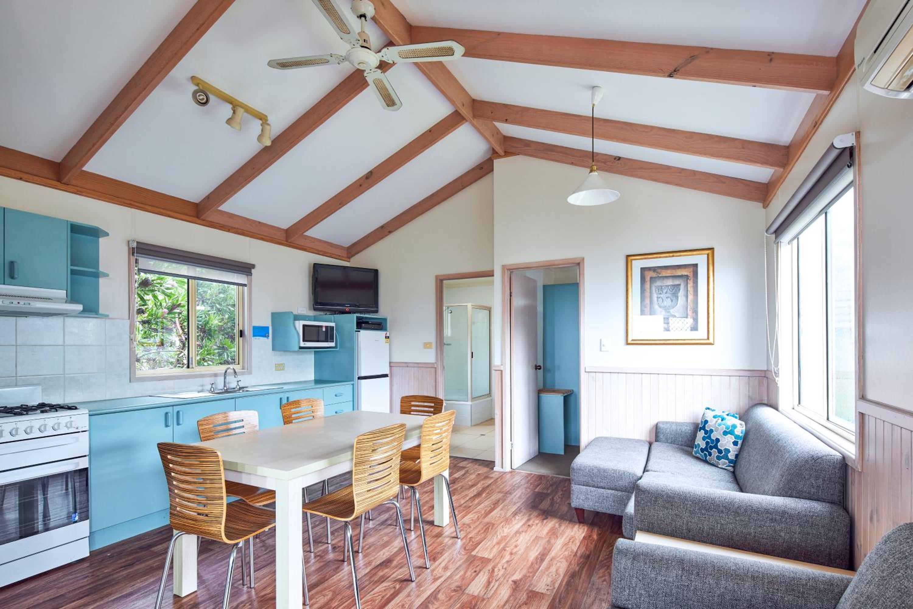 Oceanview Bungalow photo 3