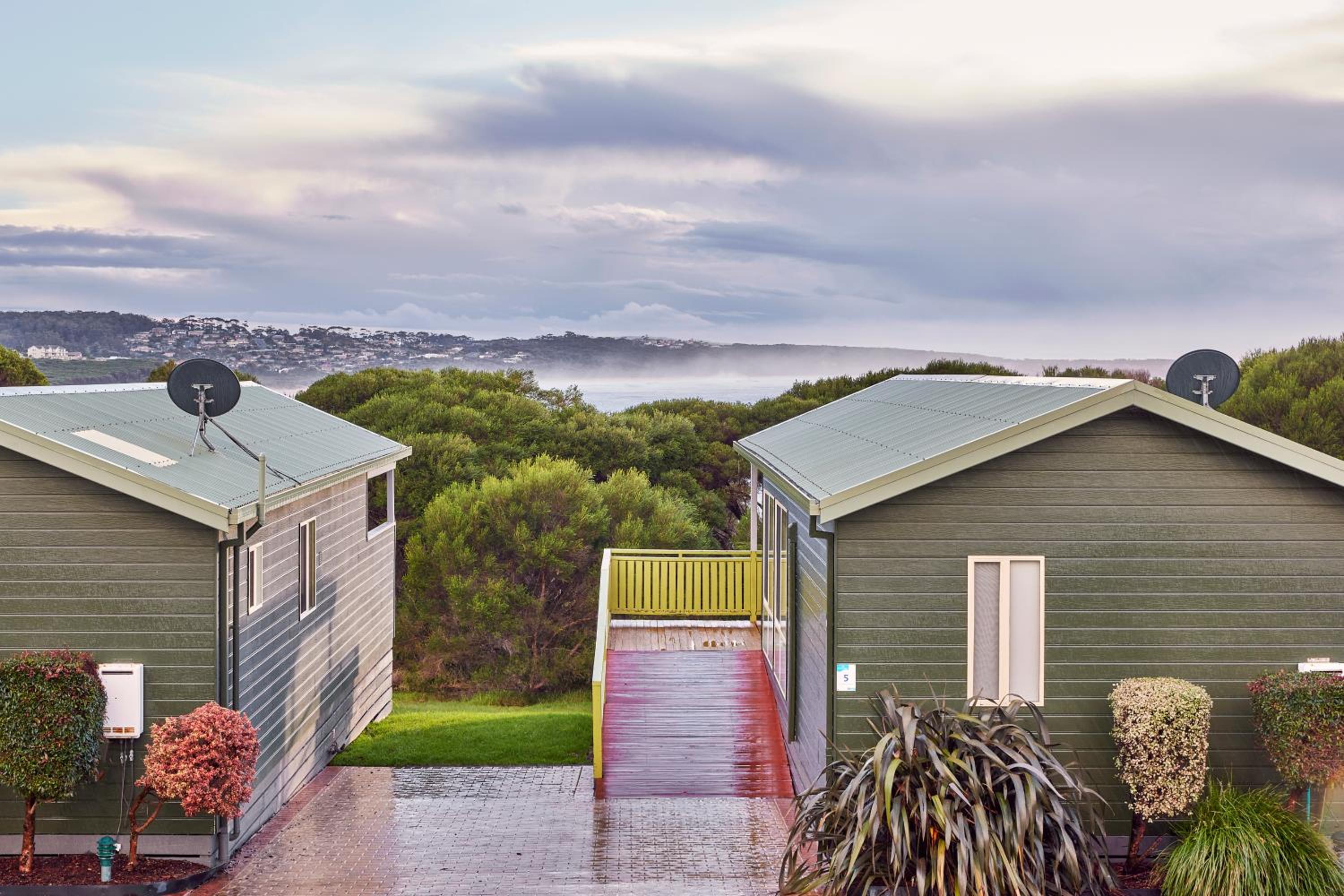 Oceanbreeze Bungalow - Photo 2