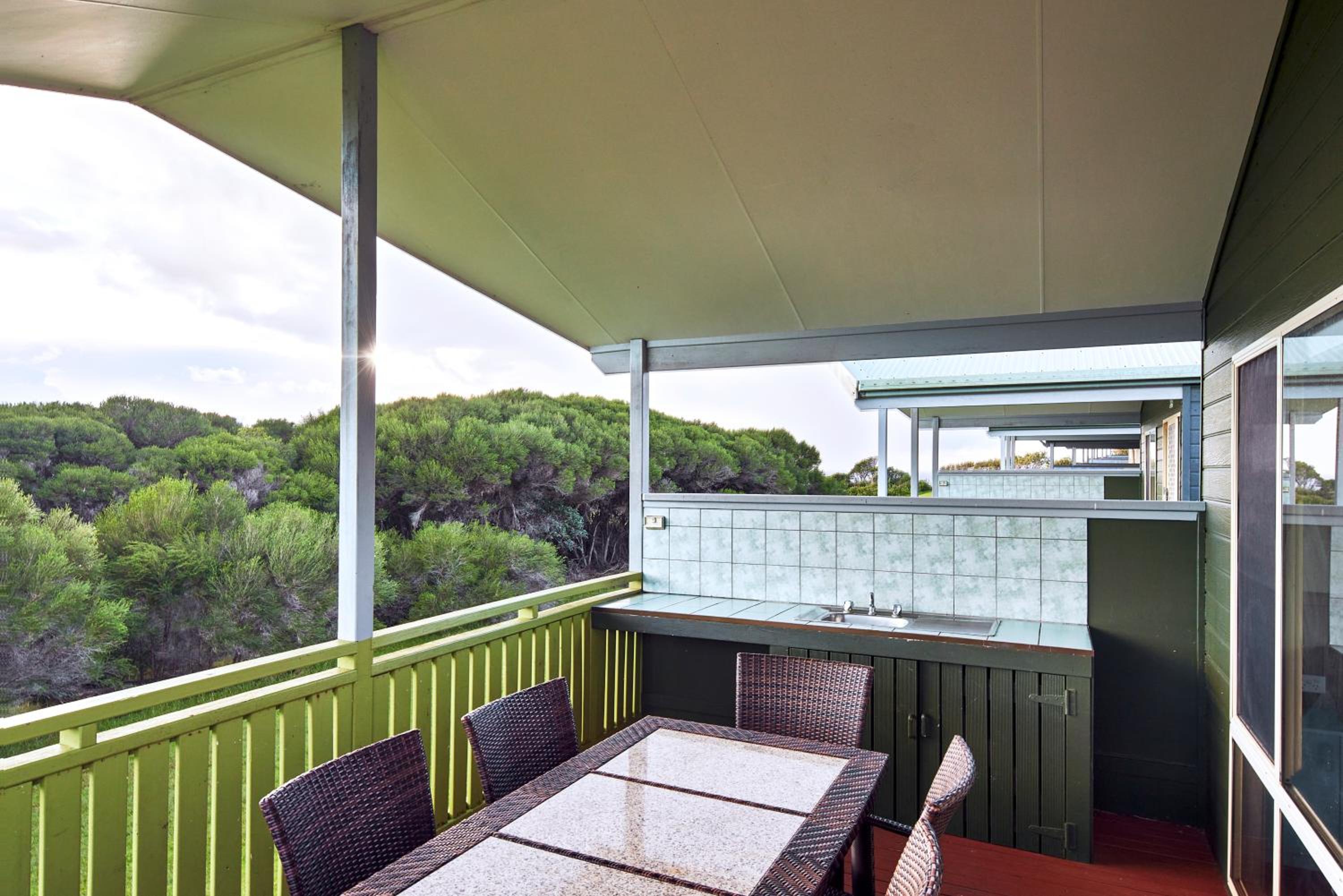 Oceanbreeze Bungalow - Photo 1