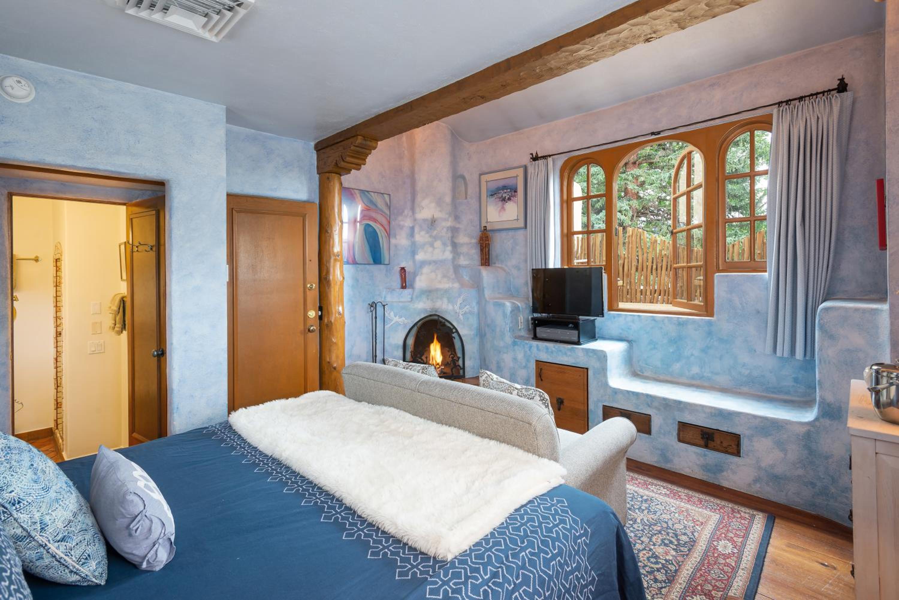 King Room with Balcony photo 3