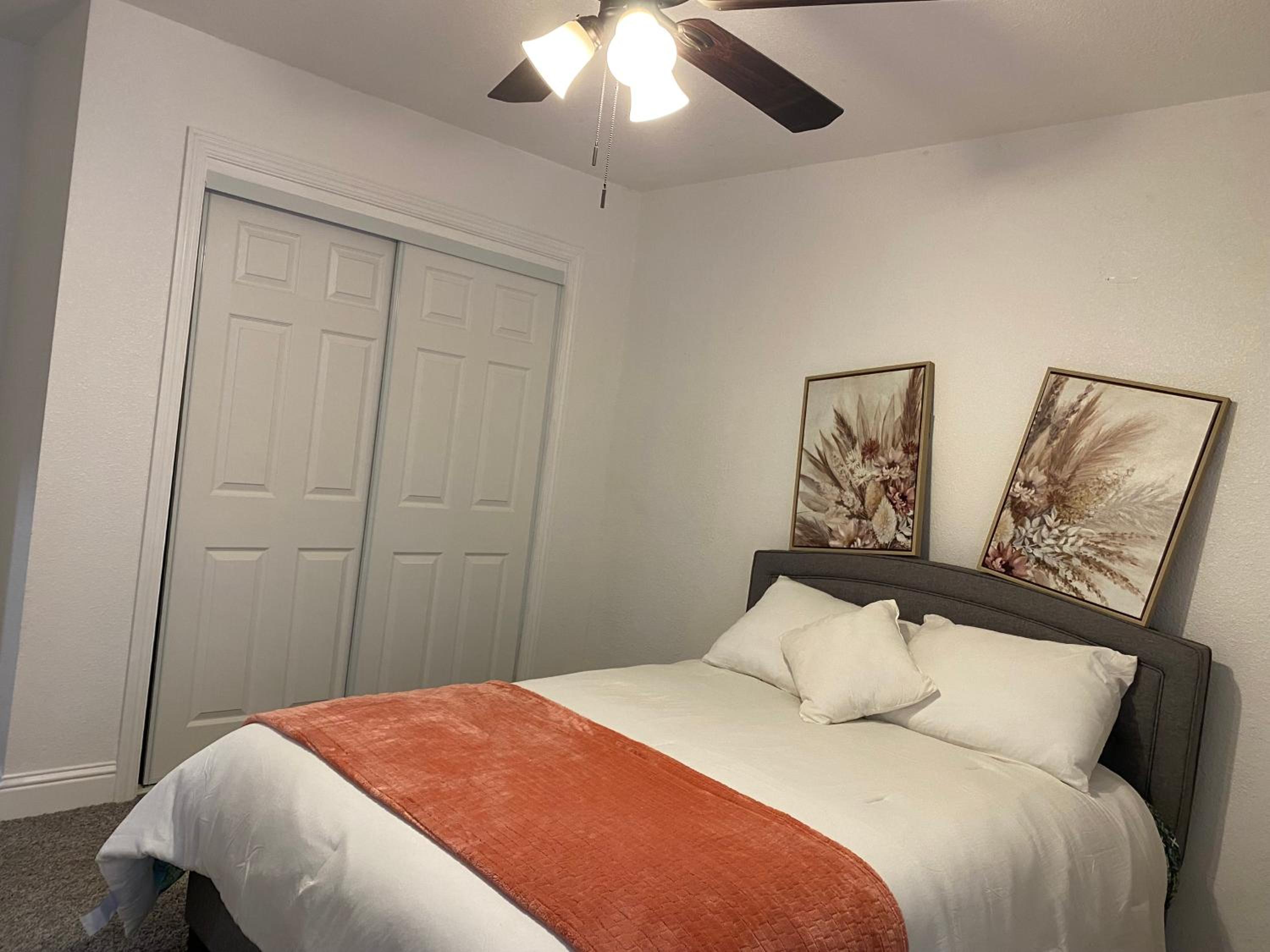 Three-Bedroom Apartment photo 1