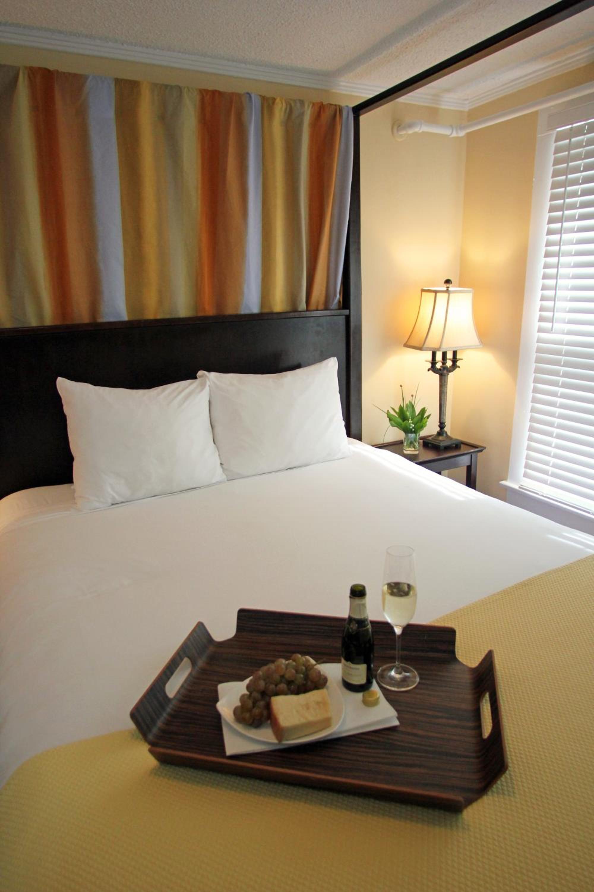 Queen Room - Photo 12