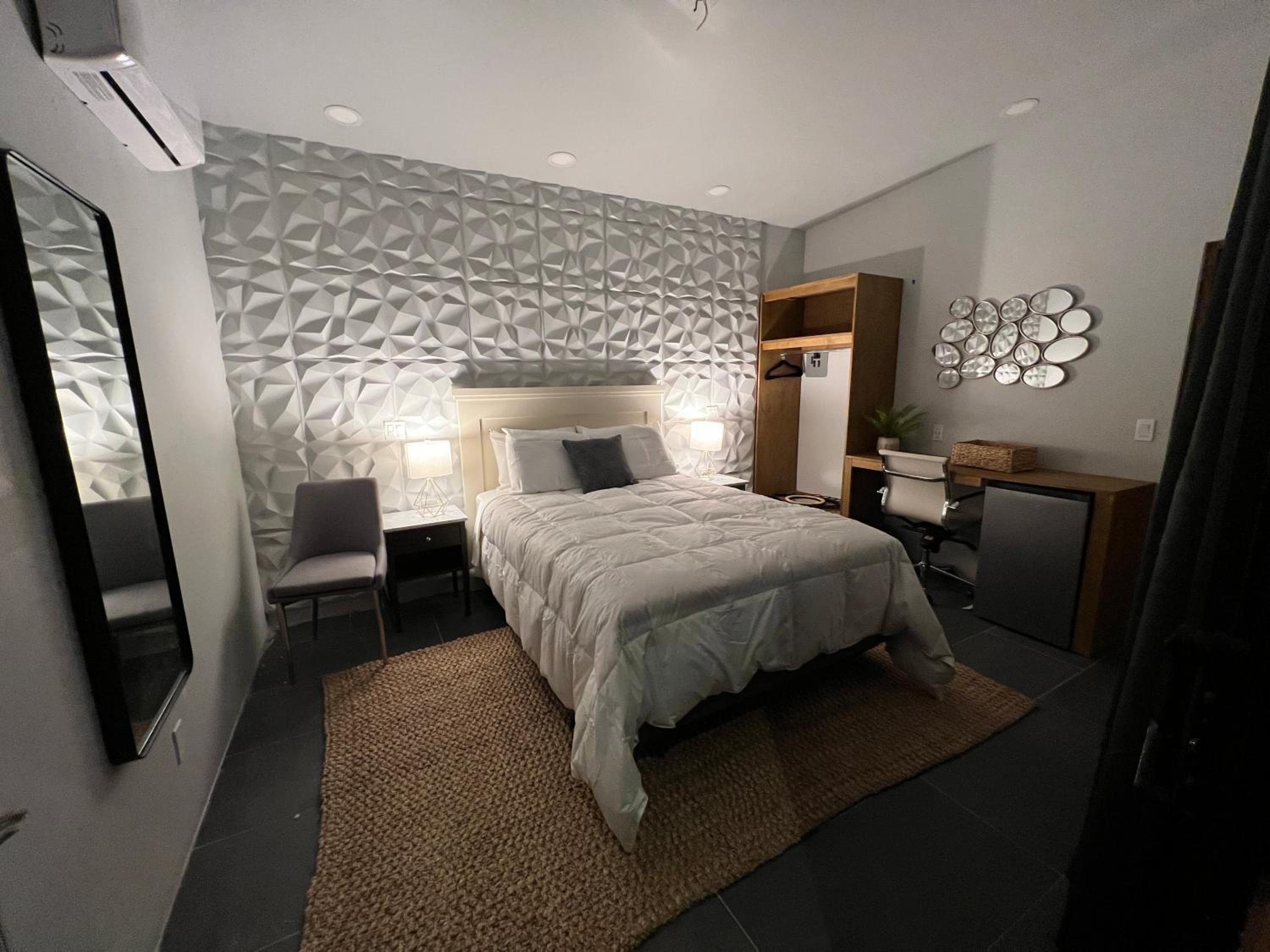 Queen Room with Balcony