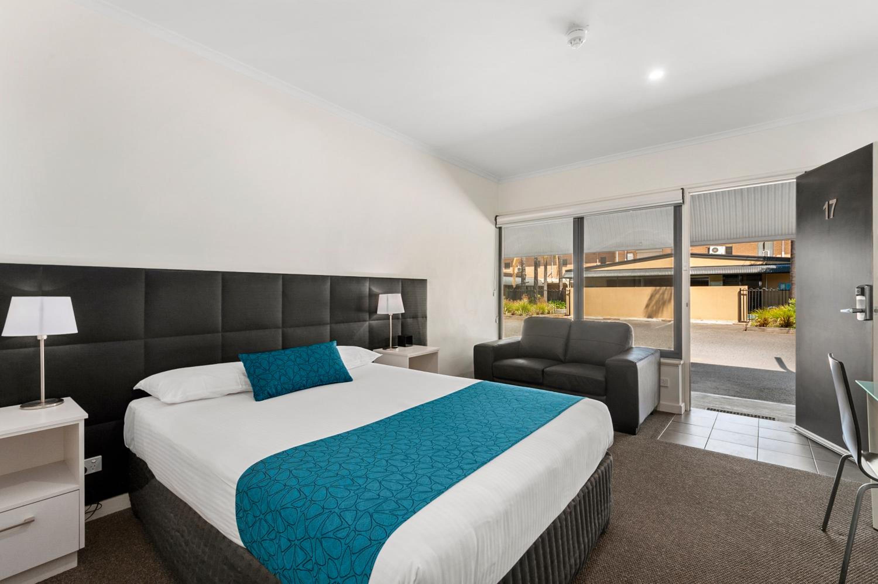 Deluxe Queen Room