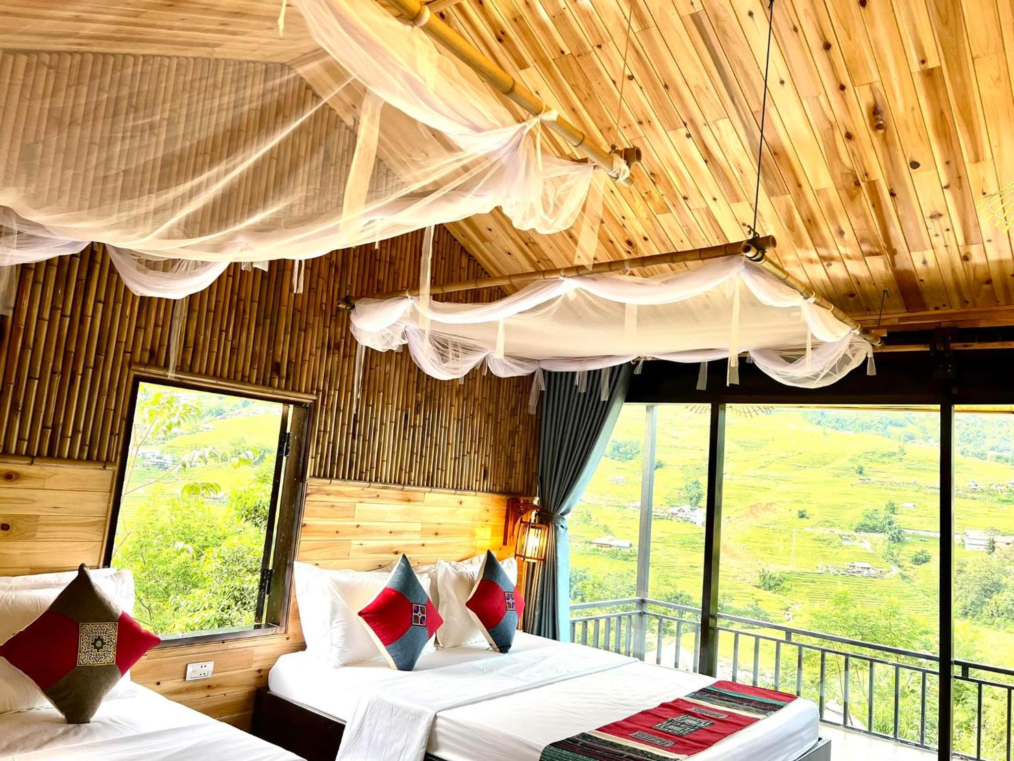 Family Suite with Balcony photo 1