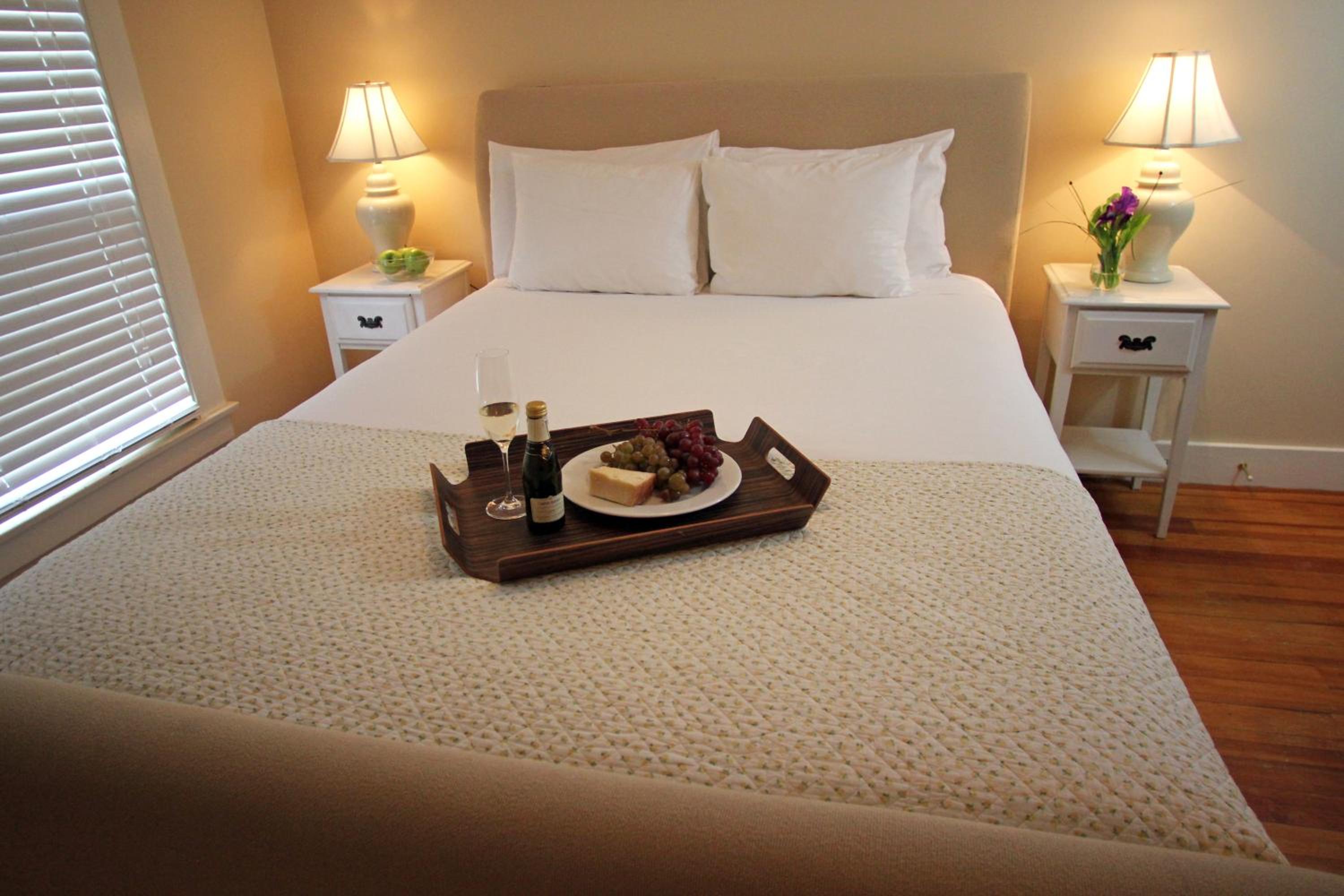 Queen Room - Photo 7