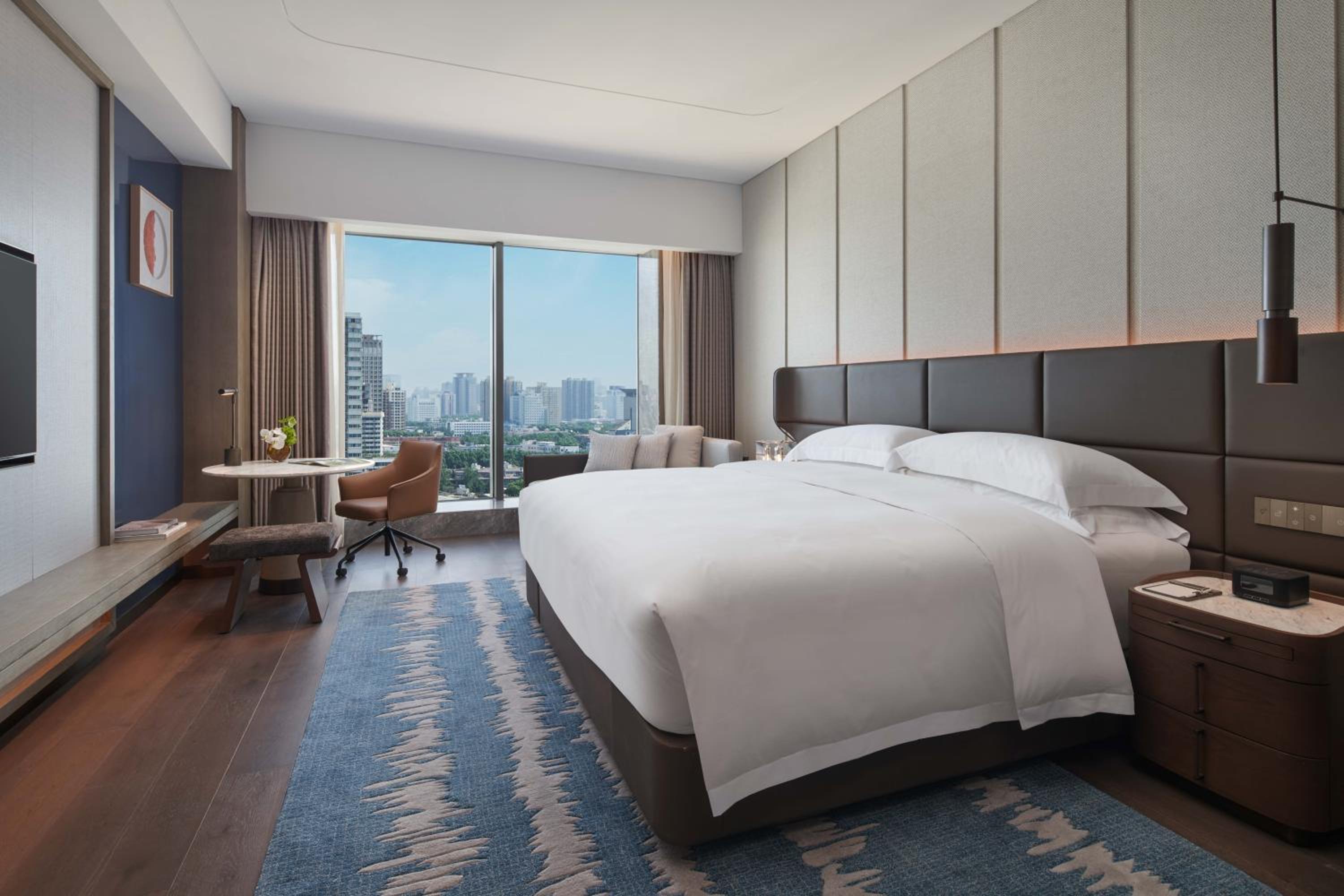 Classic King Room with Garden View photo 1