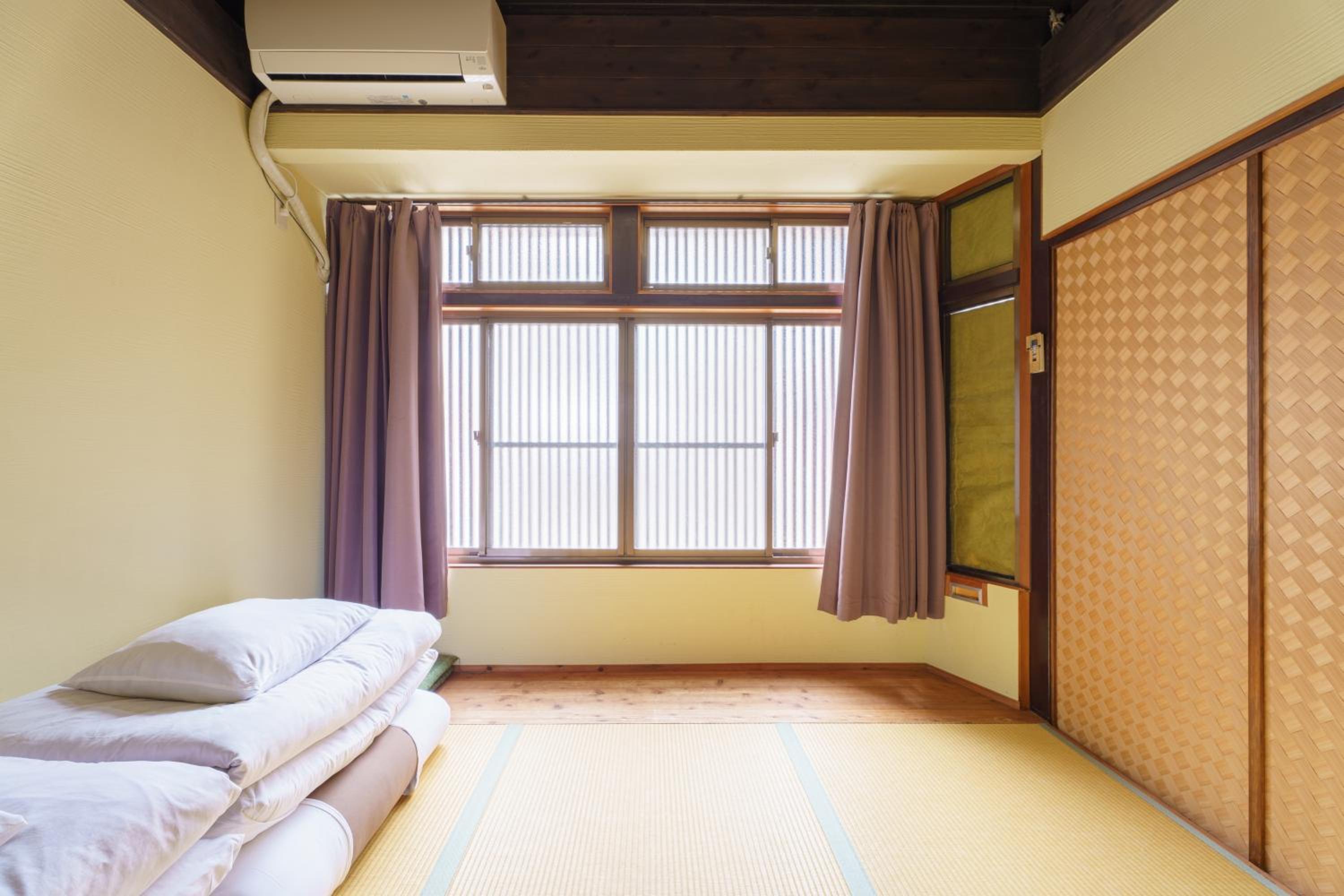 Japanese-Style Standard Room with Shared Bathroom - Non-Smoking photo 3