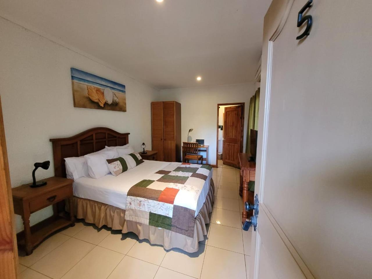Superior Double or Twin Room photo 2