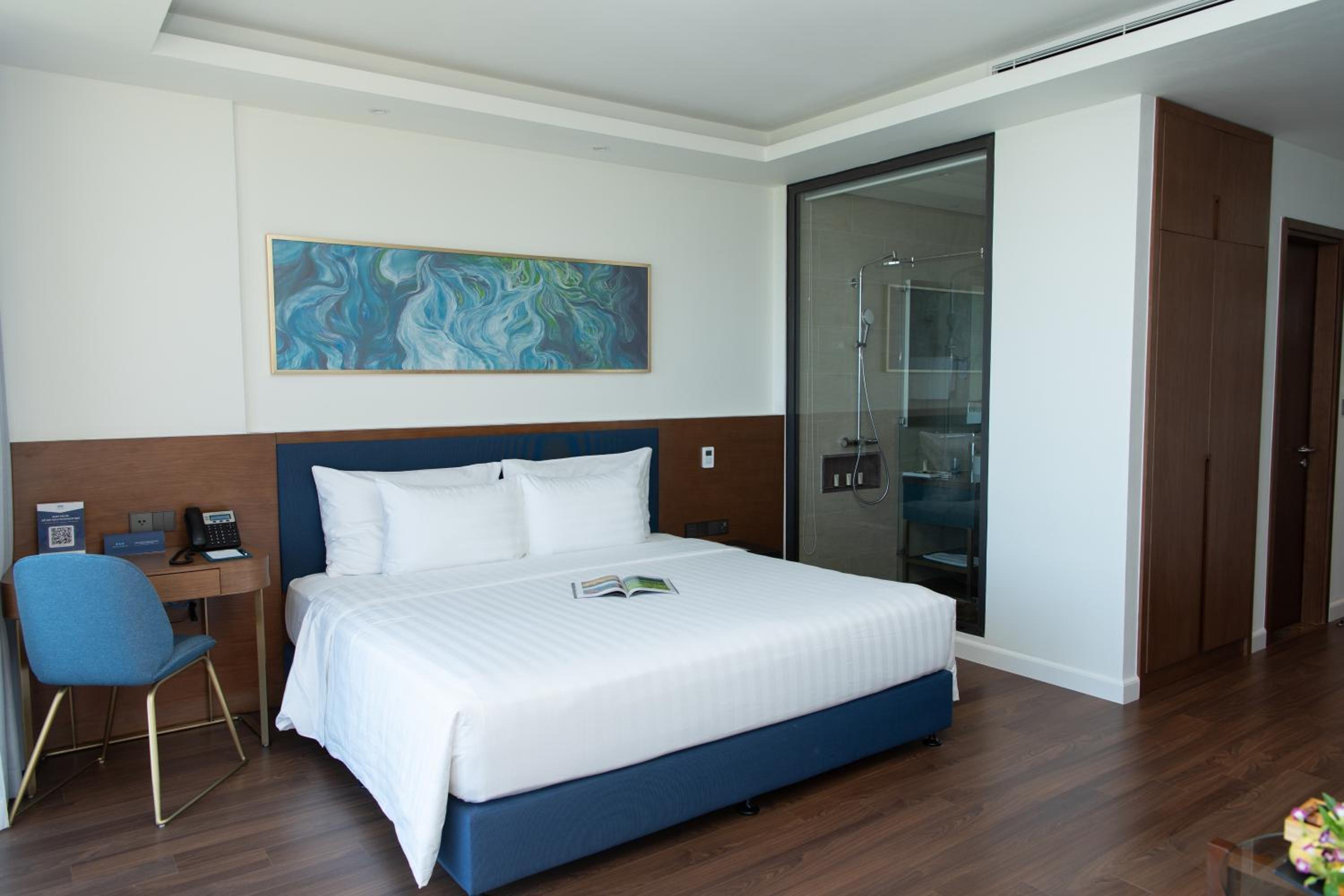 Deluxe Double Room with Balcony and Sea View - Photo 4