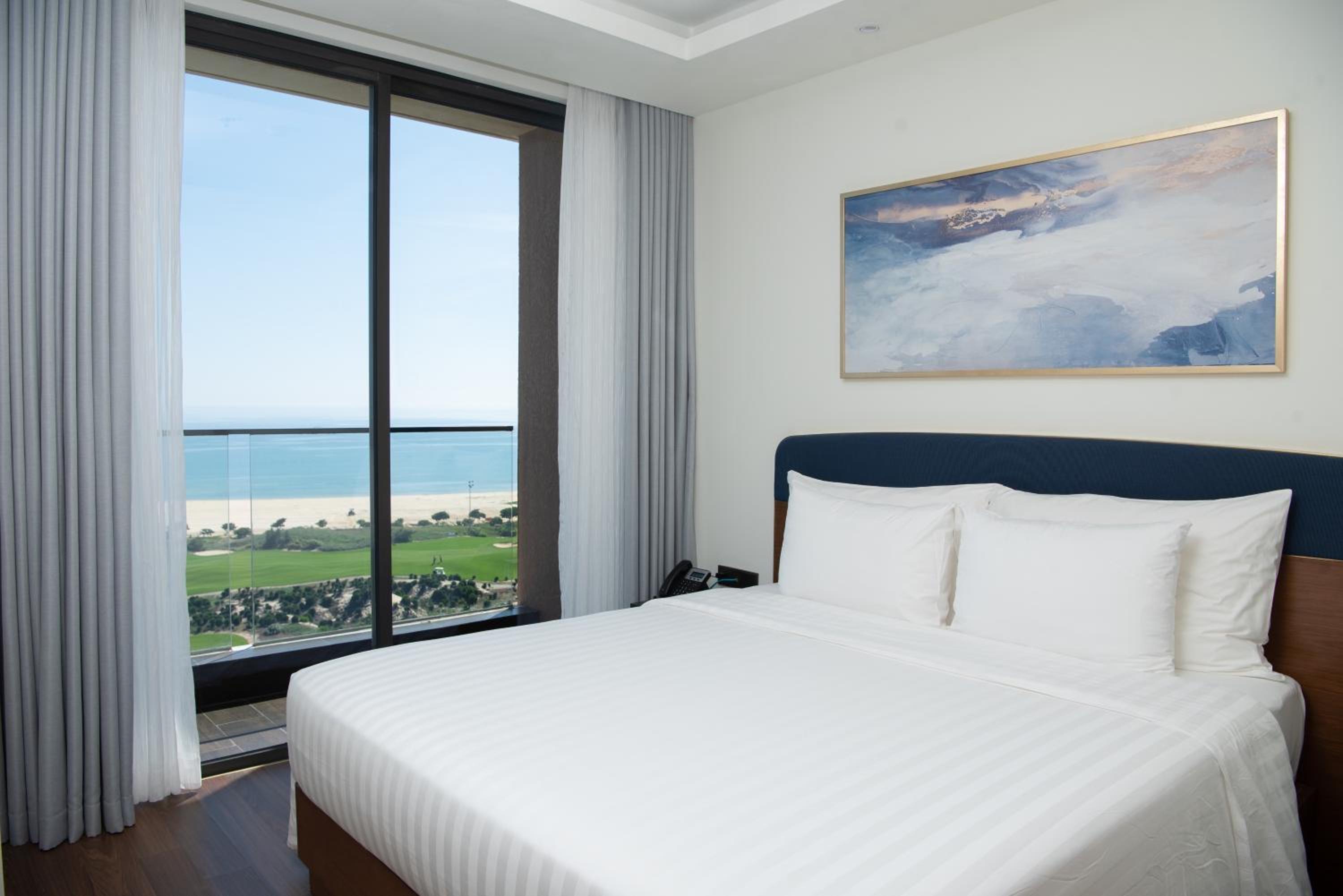 Family Room with Sea View photo 2